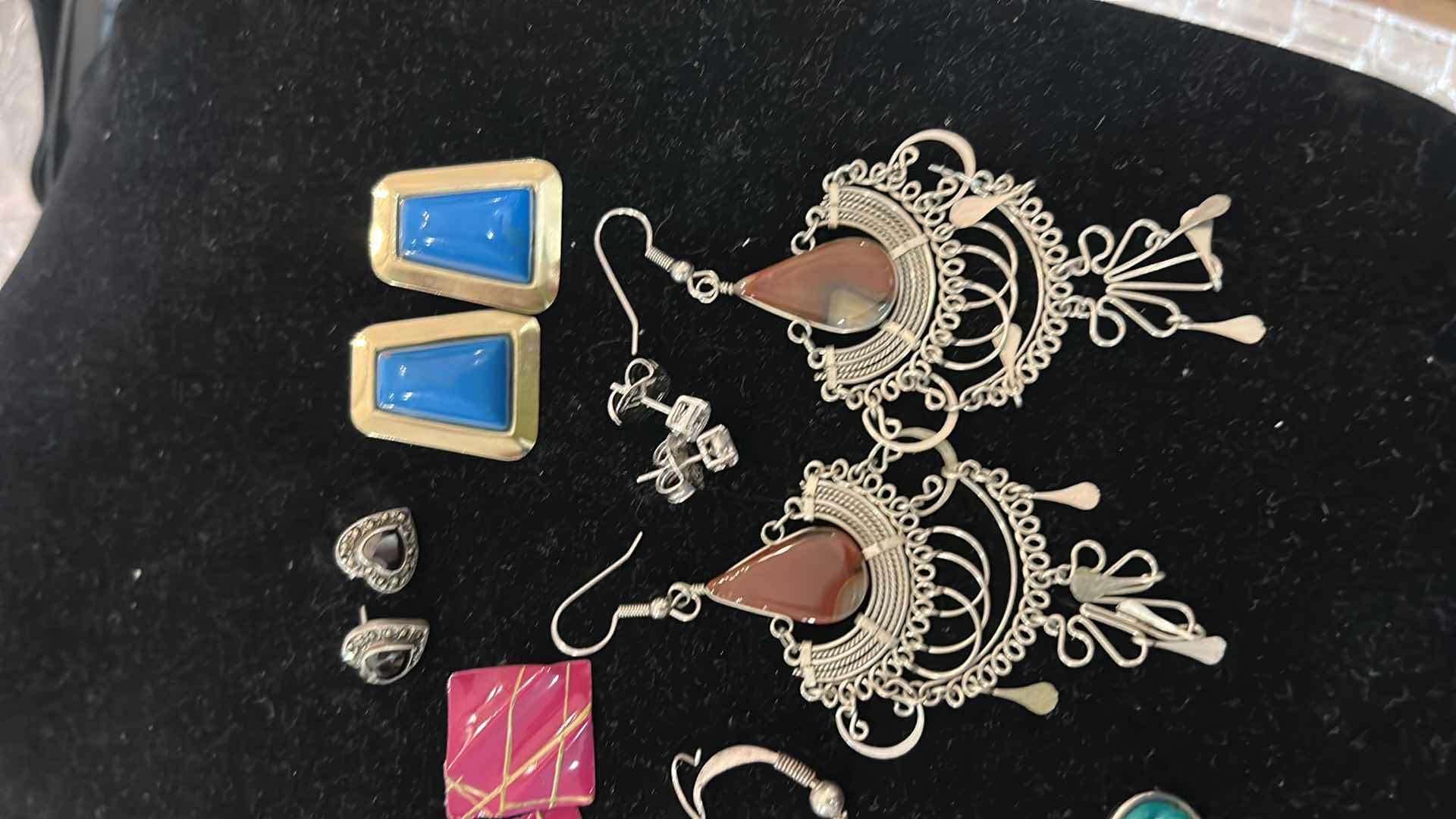 Photo 1 of FASHION JEWELRY - 10 PAIRS EARRINGS