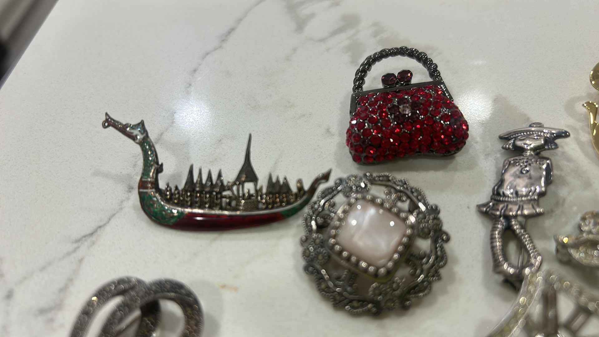 Photo 1 of 20 BROOCHES / PINS