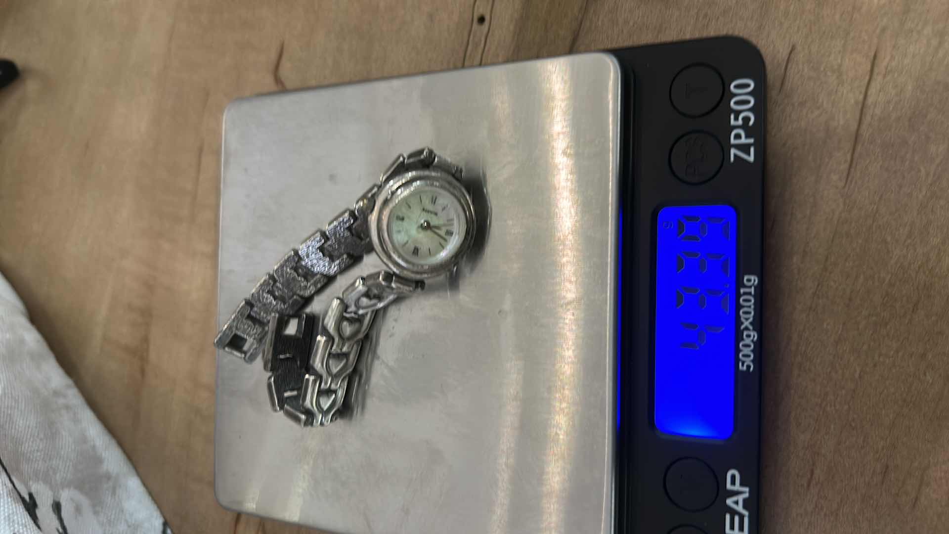 Photo 1 of VINTAGE STAMPED .925 STERLING SILVER WATCH 43.39  grams which includes mechanical parts