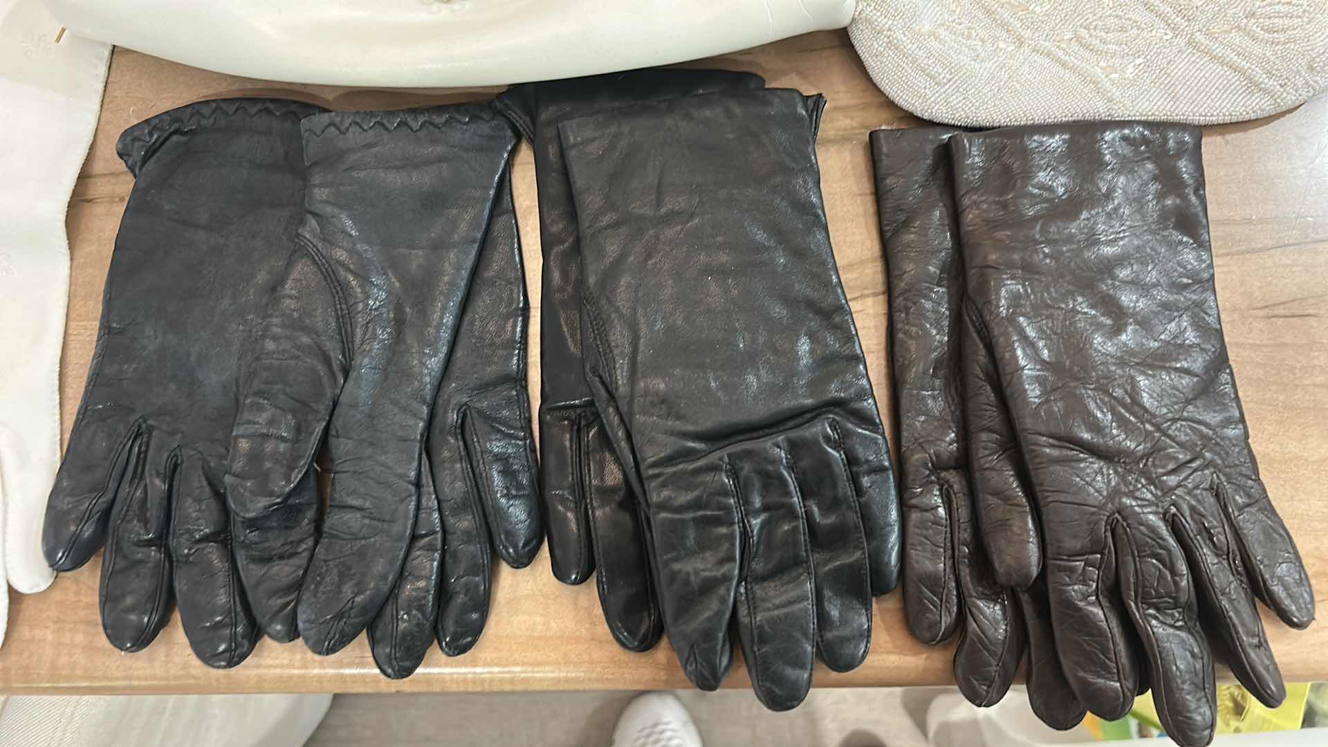 Photo 1 of LADIES VINTAGE COLLECTION / GLOVES, CLUTCHES, & MORE