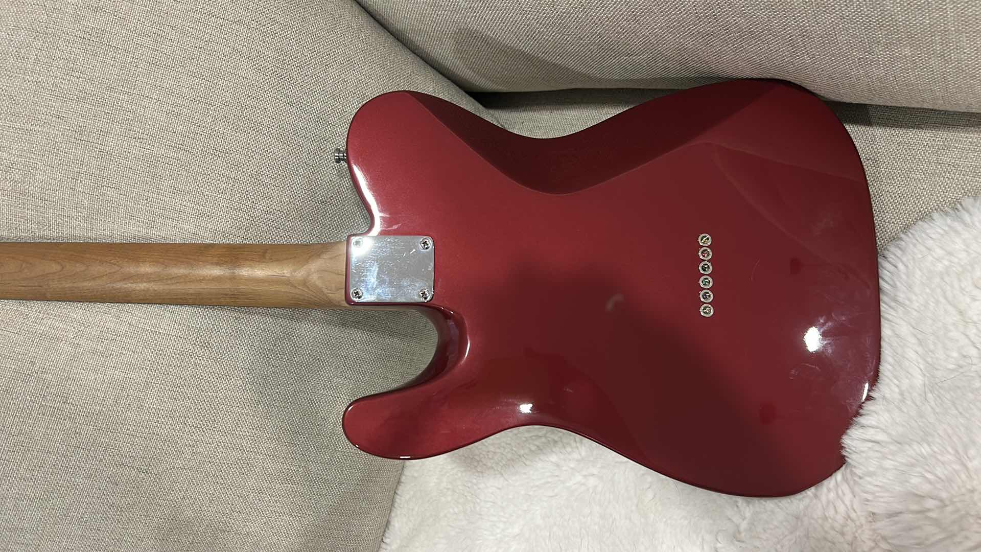 Photo 1 of WARMOTH GUITAR PARTS COMPANY TELECASTER
WARMOTH TELECASTER STYLE BODY
WARMOTH STANDARD THIN ROASTED MAPLE NECK WITH ROSEWOOD FINGERBOARD
BODY PAINTED BY SIX GUNN MUSIC LOCATED IN LAS VEGAS EQUIPPED WITH TWO LOLLAR (LOLLARTRON PICKUPS)