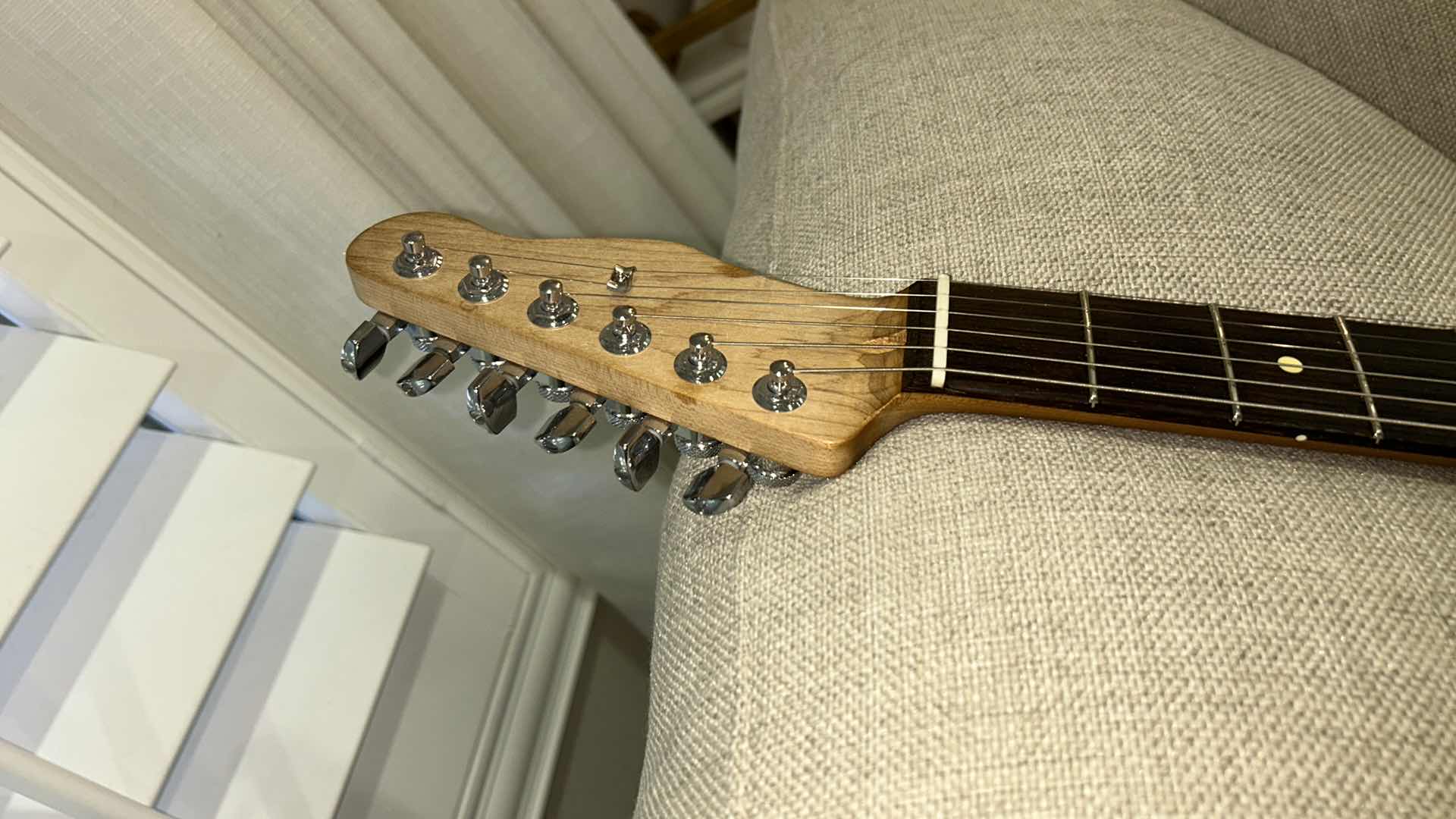 Photo 1 of WARMOTH GUITAR PARTS COMPANY TELECASTER
WARMOTH TELECASTER STYLE BODY
WARMOTH STANDARD THIN ROASTED MAPLE NECK WITH ROSEWOOD FINGERBOARD
BODY PAINTED BY SIX GUNN MUSIC LOCATED IN LAS VEGAS EQUIPPED WITH TWO LOLLAR (LOLLARTRON PICKUPS)