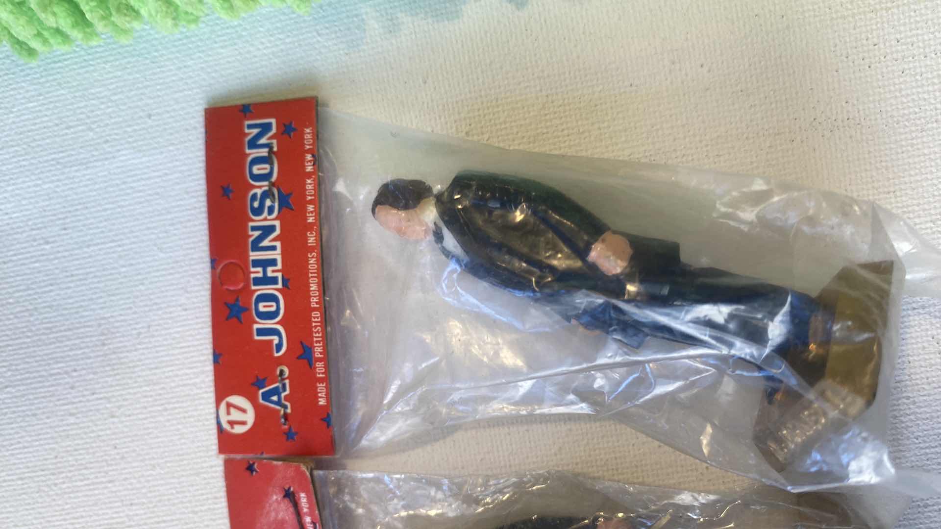 Photo 1 of 7 PRESIDENTS FIGURINES 2 3/4”