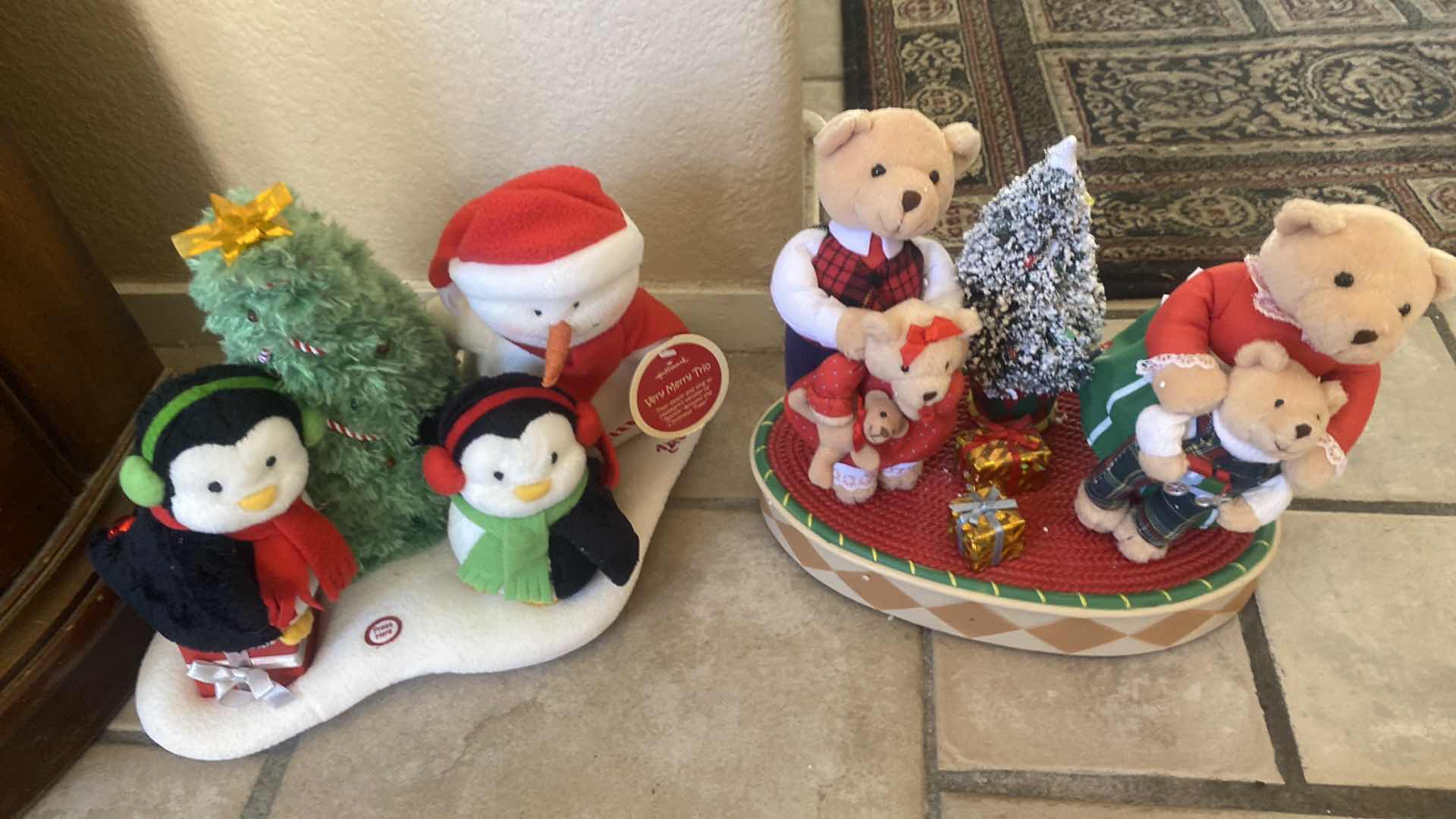 Photo 1 of 4 - CHRISTMAS ANIMATION LARGEST 12” x 10”