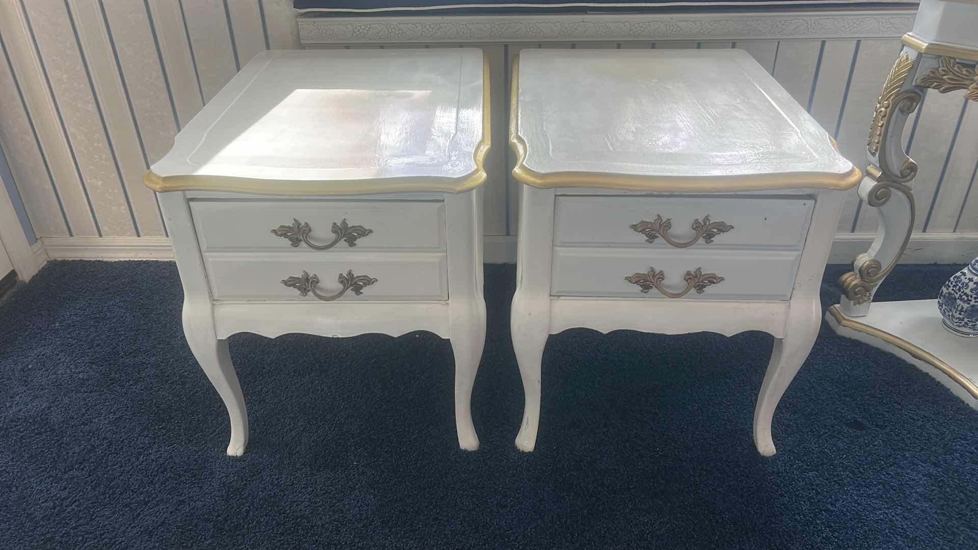 Photo 1 of 2 WHITE AND GOLD SINGLE DRAWER NIGHTSTANDS 20“ x 27“ x H22“