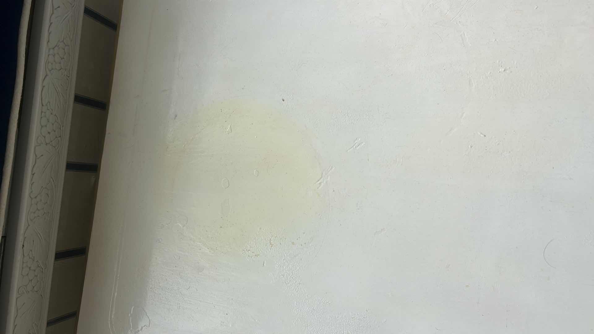 Photo 1 of 2 WHITE AND GOLD SINGLE DRAWER NIGHTSTANDS 20“ x 27“ x H22“