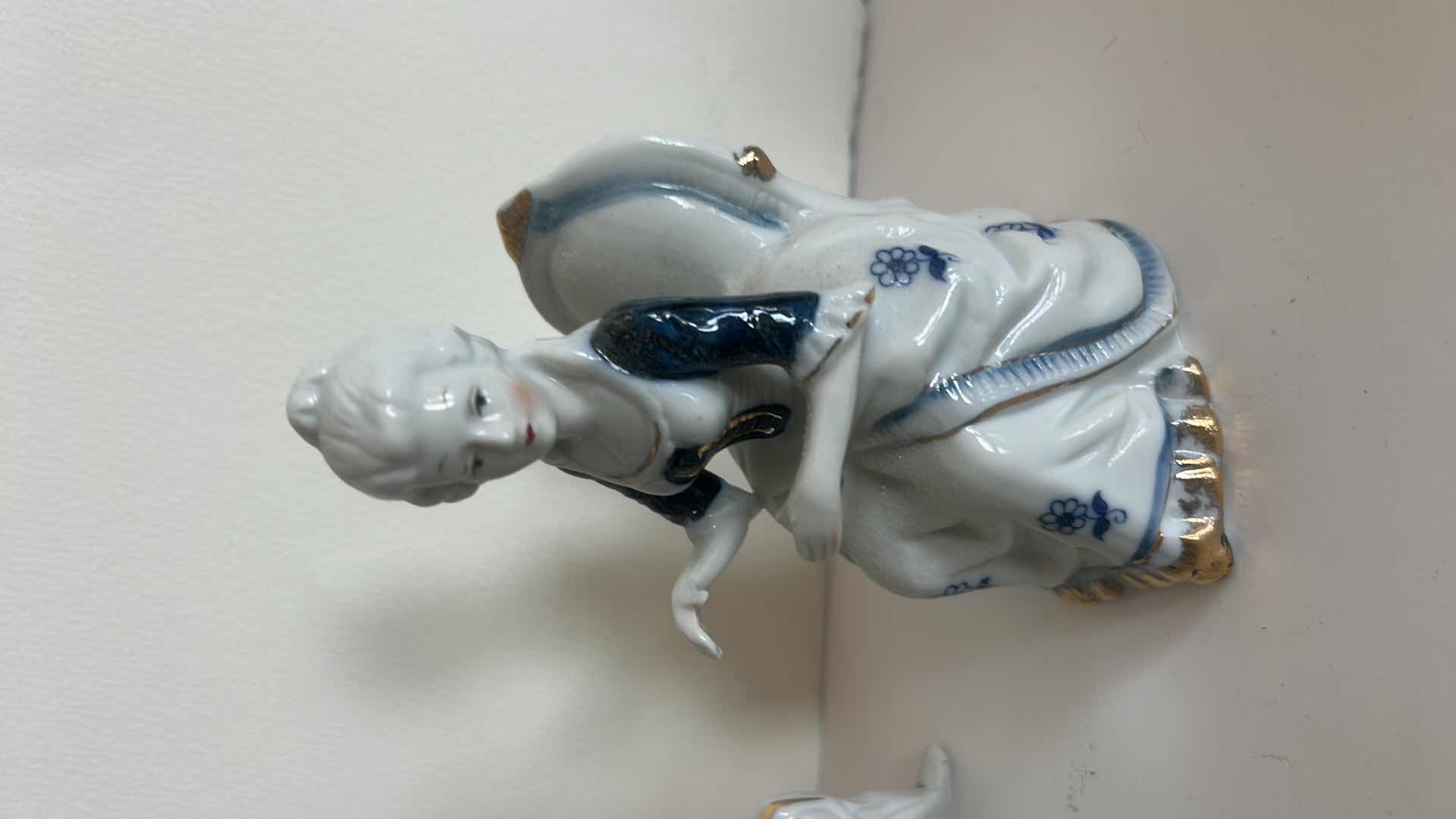 Photo 1 of 3 - BLUE AND WHITE PORCELAIN PIECES H6”