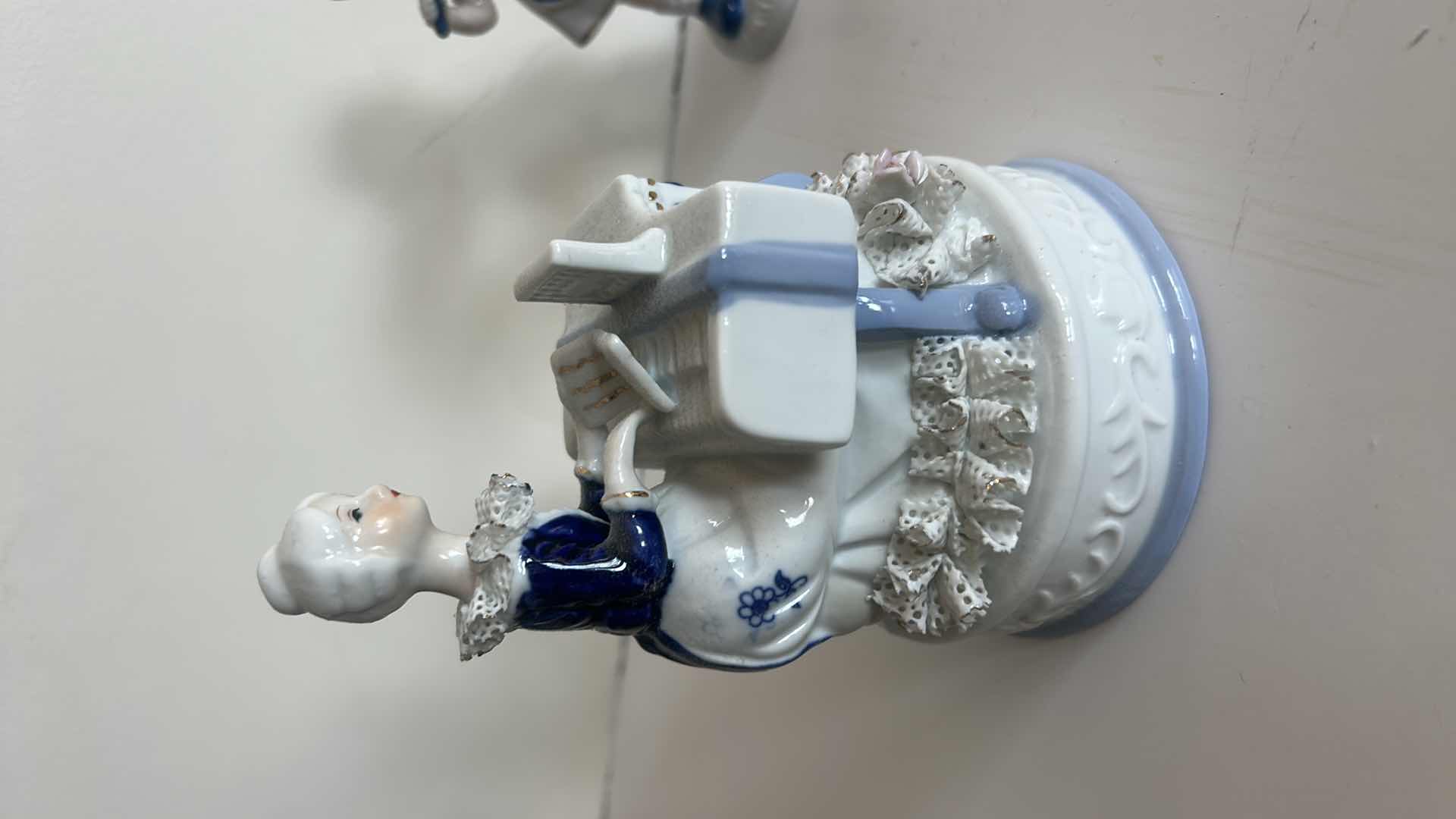 Photo 1 of 2- BLUE AND WHITE PORCELAIN PIECES H6.5”