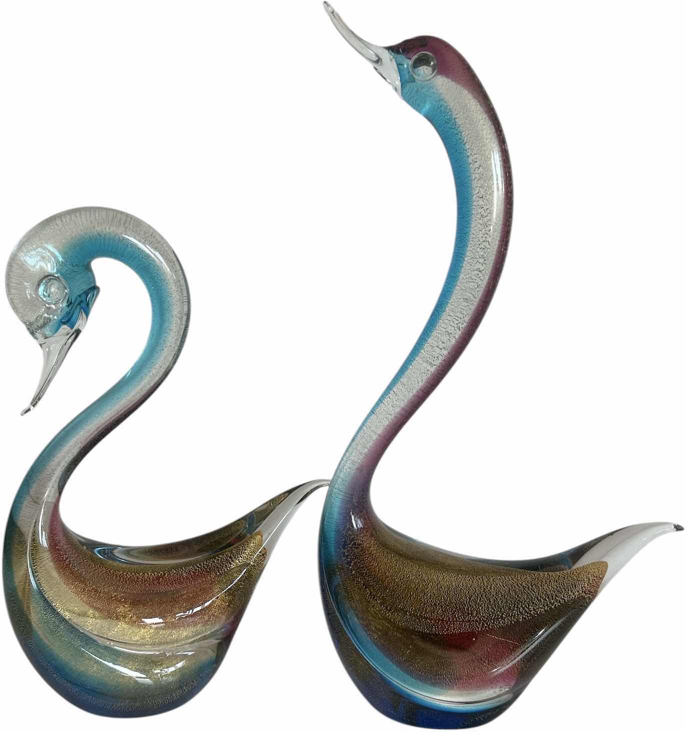 Photo 1 of 2 COLORED ART GLASS SWANS (TALLEST H12”)