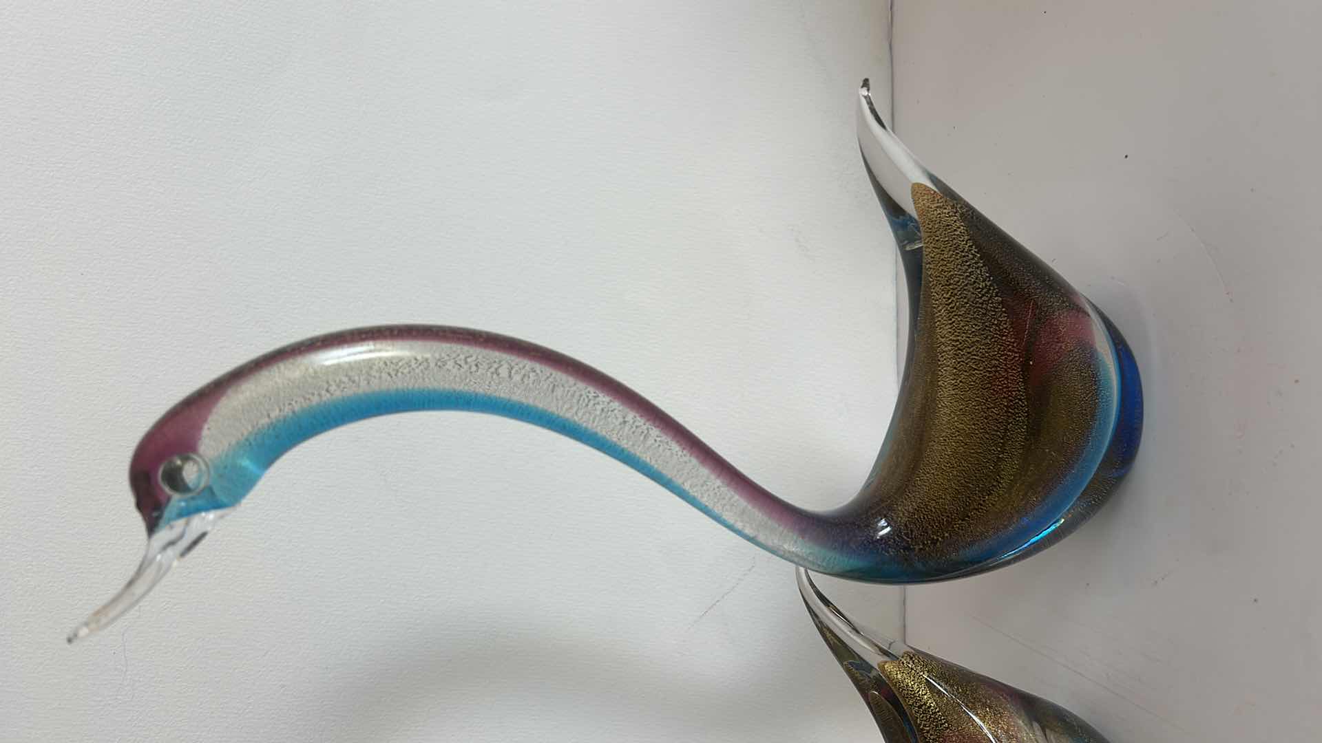 Photo 1 of 2 COLORED ART GLASS SWANS (TALLEST H12”)
