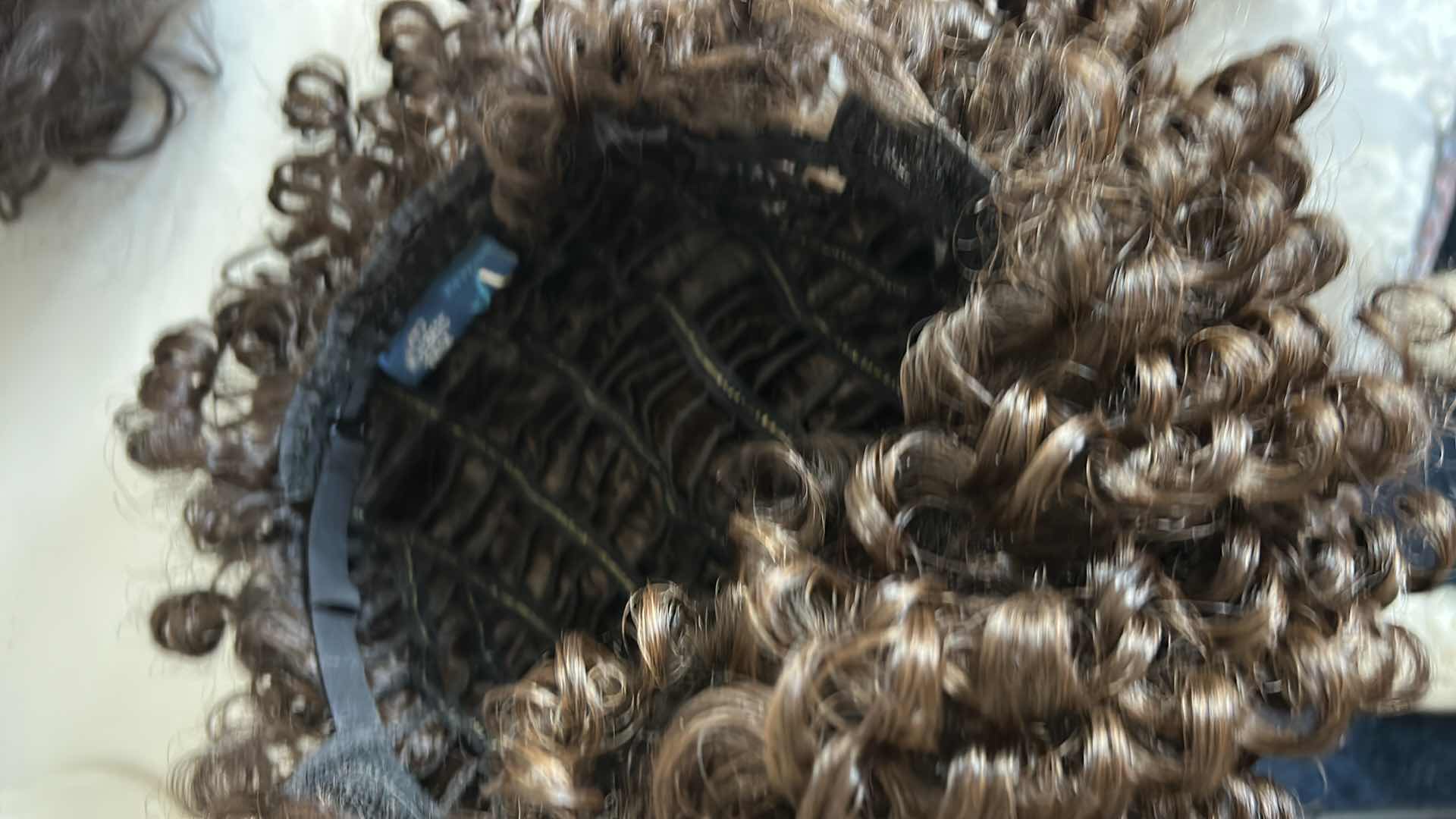 Photo 3 of 3 - WOMENS WIGS