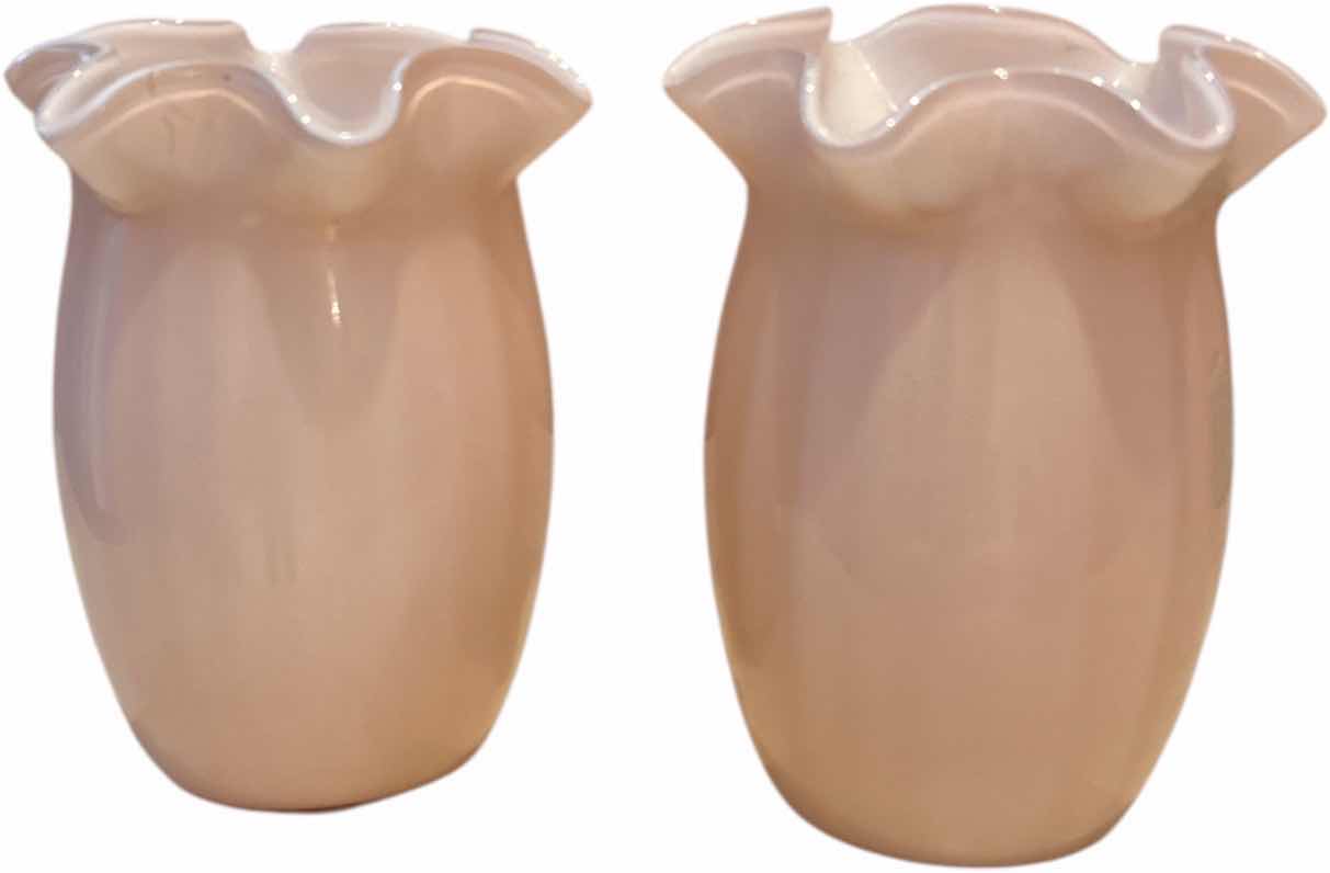 Photo 1 of 2 LIGHTS PINK GLASS VASES H6”