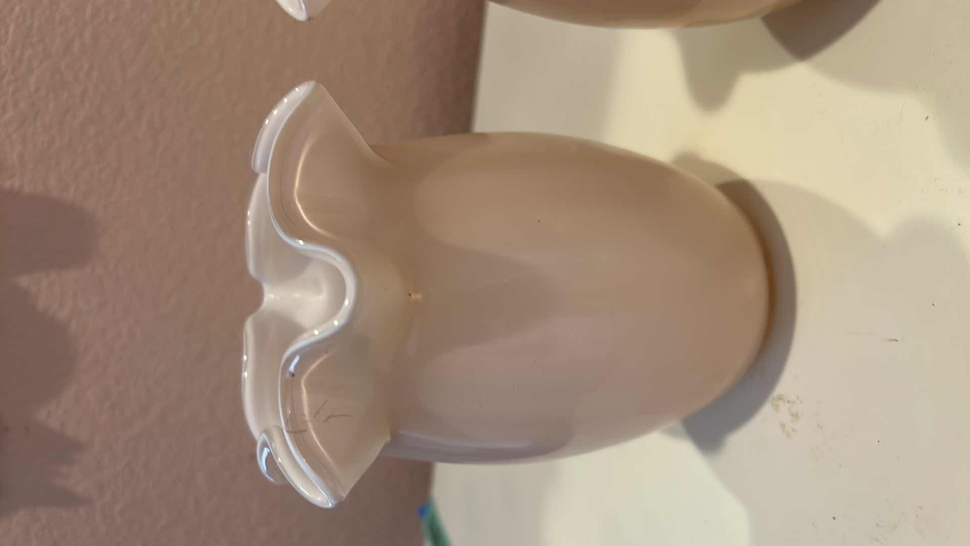 Photo 1 of 2 LIGHTS PINK GLASS VASES H6”