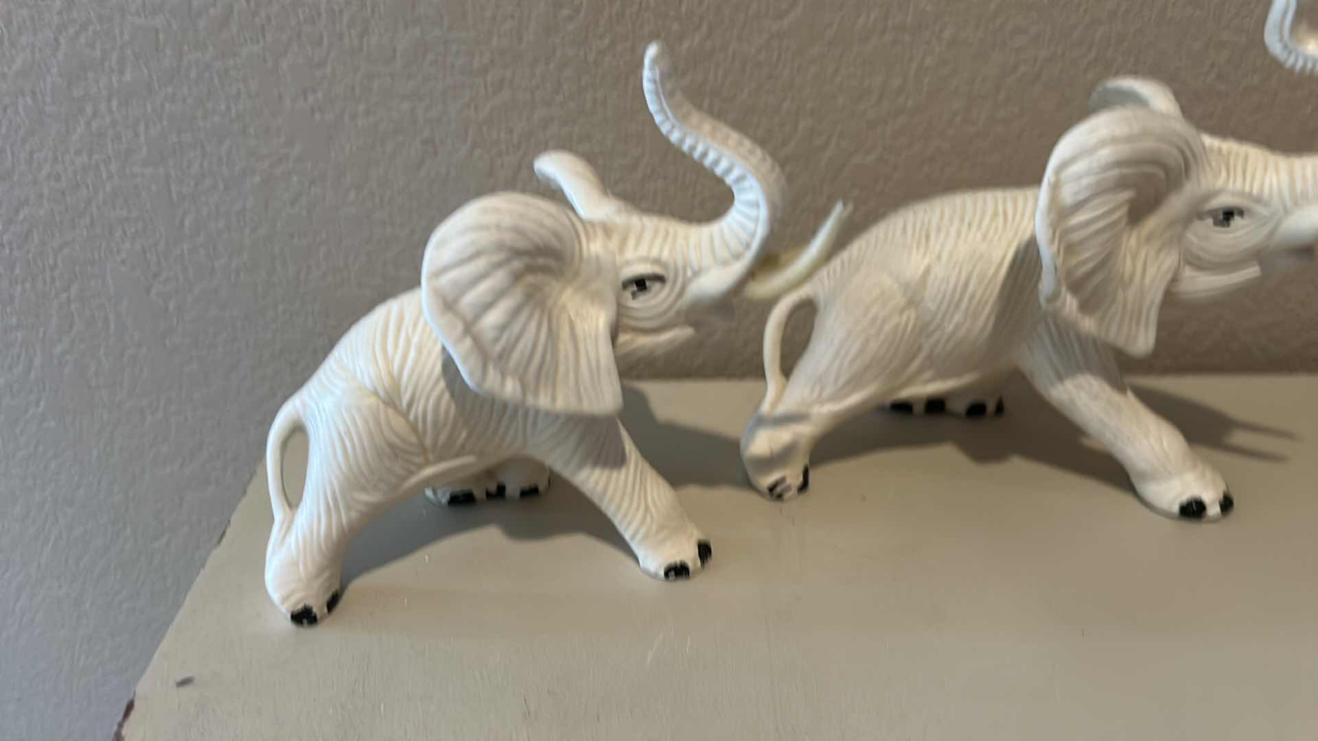 Photo 1 of 2 CERAMIC ELEPHANT FIGURES (LARGEST H7”)