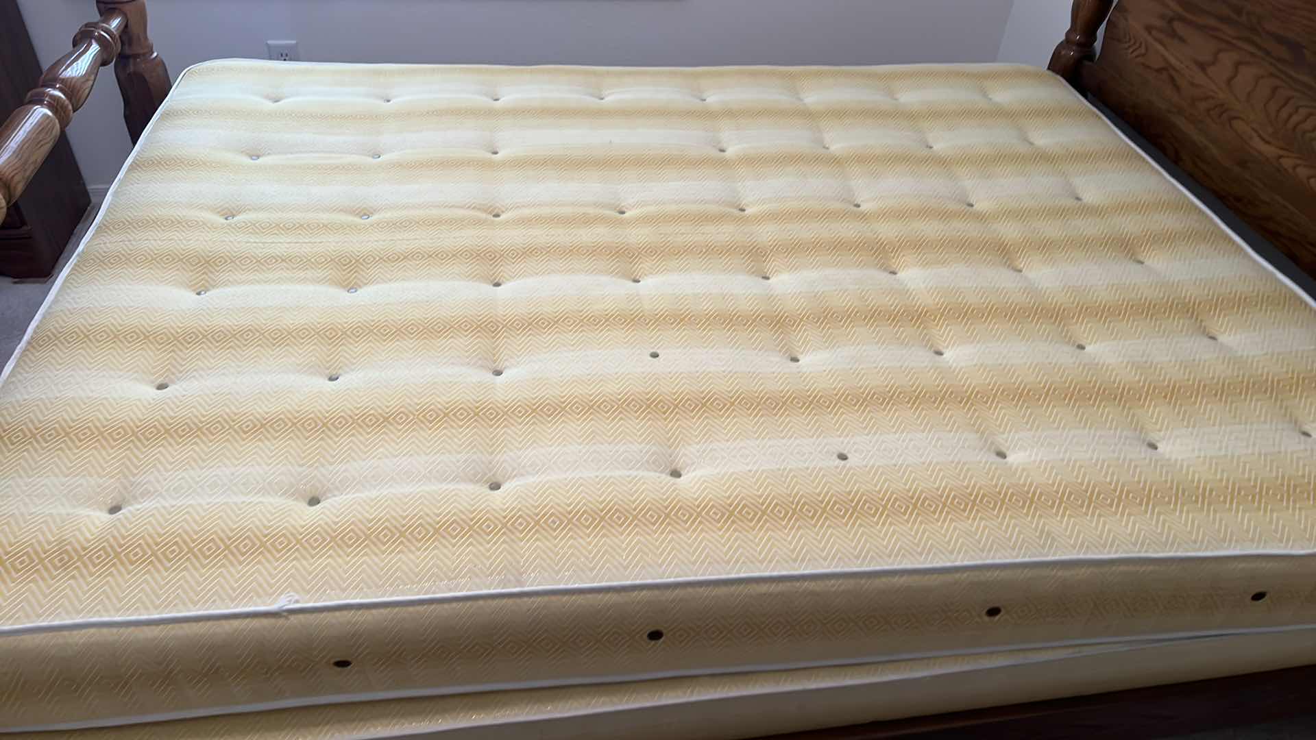 Photo 1 of QUEEN SOLID OAK PINECONE 4 POST BED W FRAME & MATTRESSES