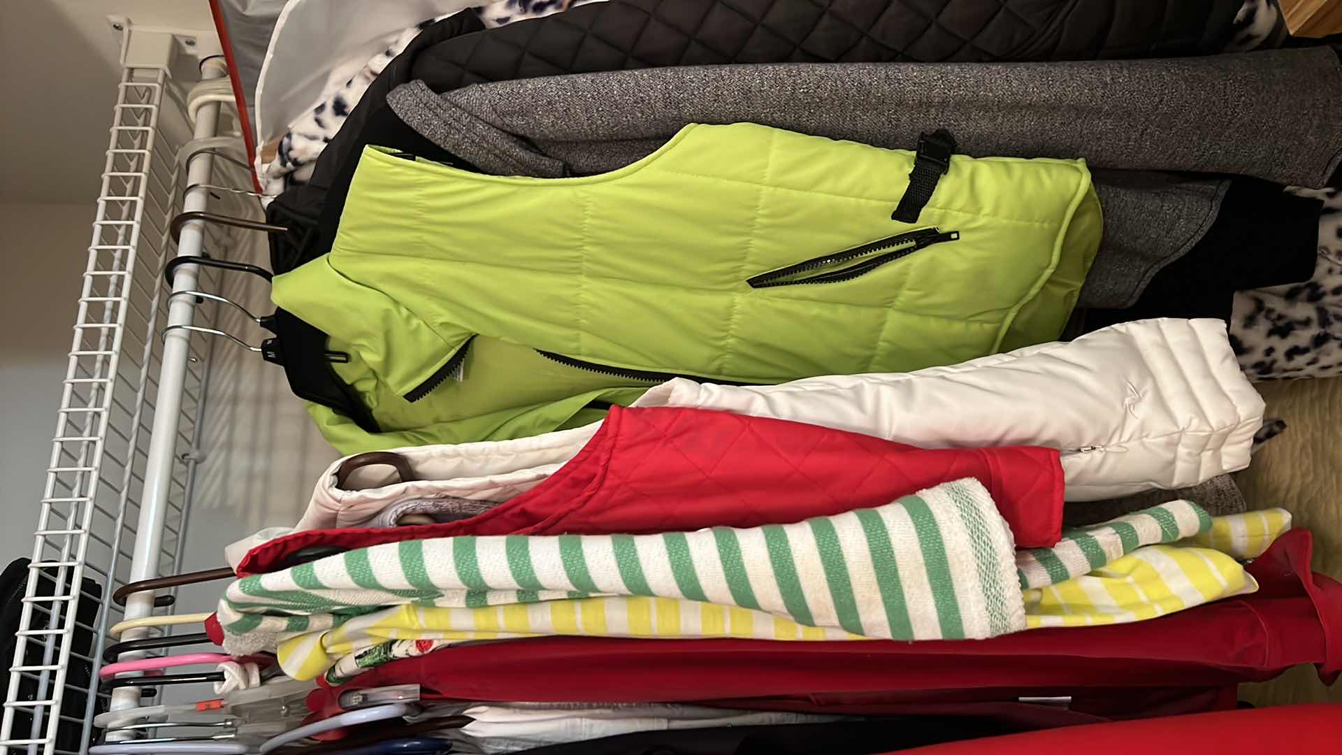 Photo 4 of CONTENTS OF BEDROOM CLOSET-LADIES CLOTHES, HATS, LINENS