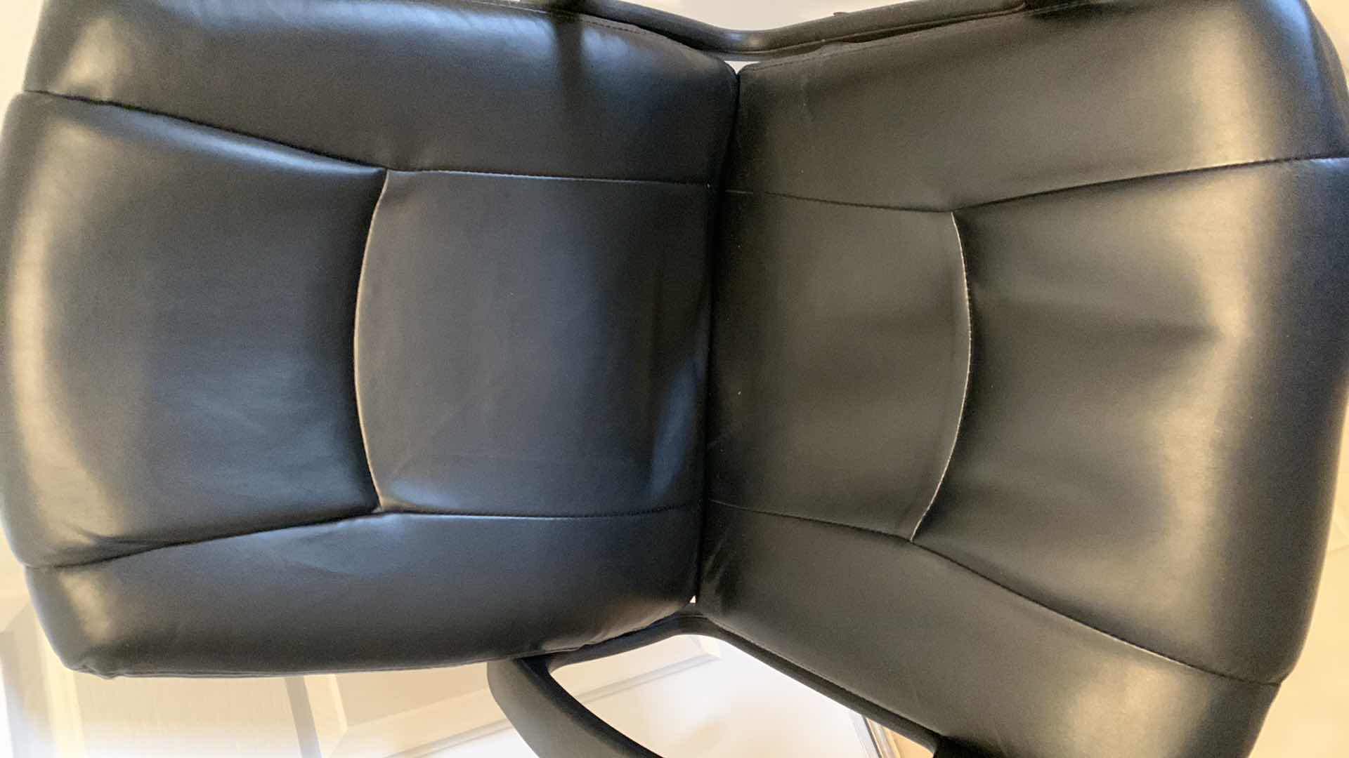 Photo 1 of BLACK SWIVEL OFFICE CHAIR