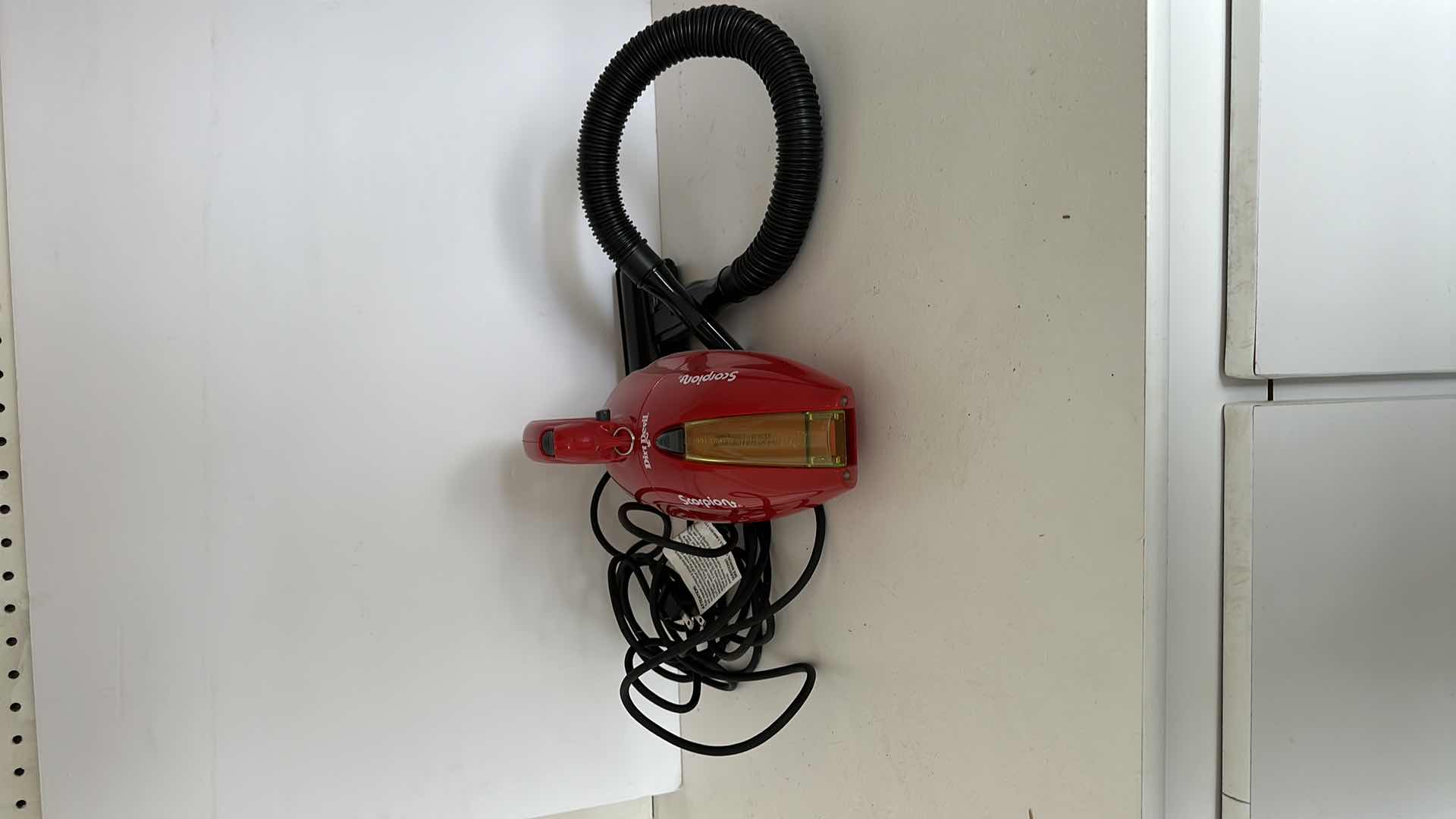 Photo 1 of DIRT DEVIL SCORPION QUICK FLIP CORDED HAND VAC 