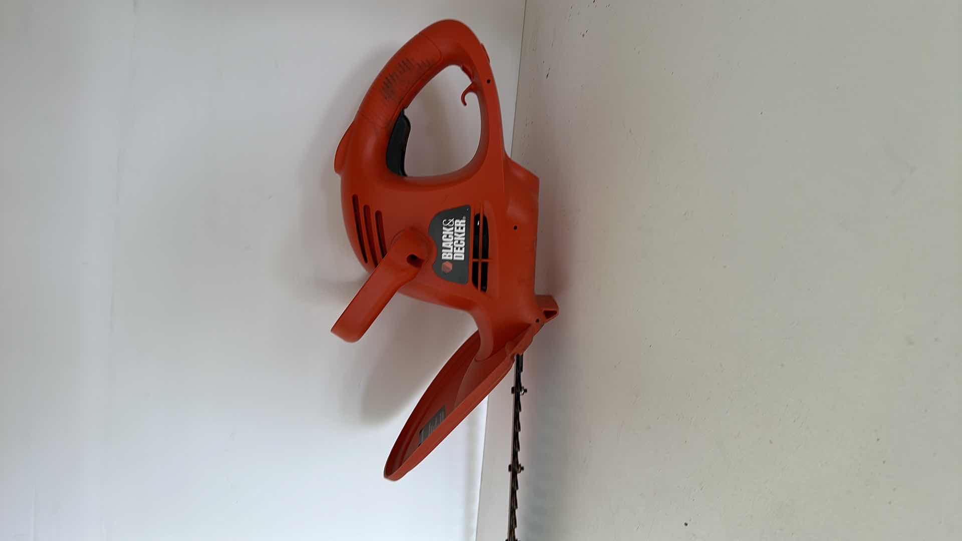 Photo 1 of BLACK AND DECKER 17” TRIMMER,ELECTRIC