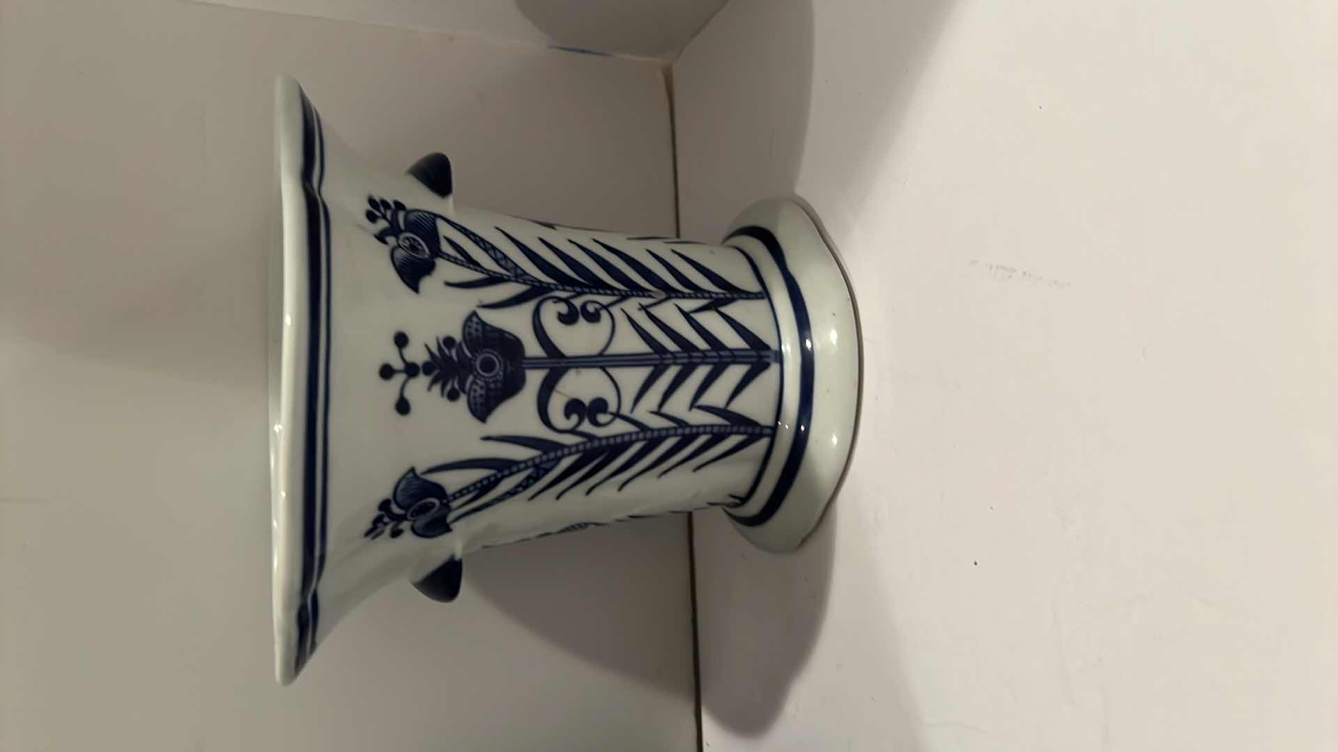 Photo 1 of 3-BLUE & WHITE CERAMIC VASES (TALLEST HEIGHT 8”)