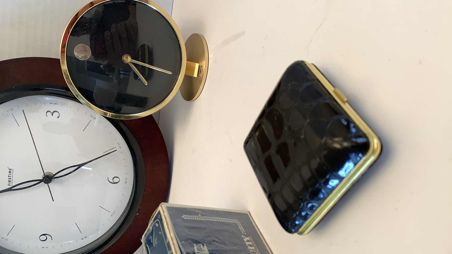 Photo 1 of 3-VINTAGE CLOCKS