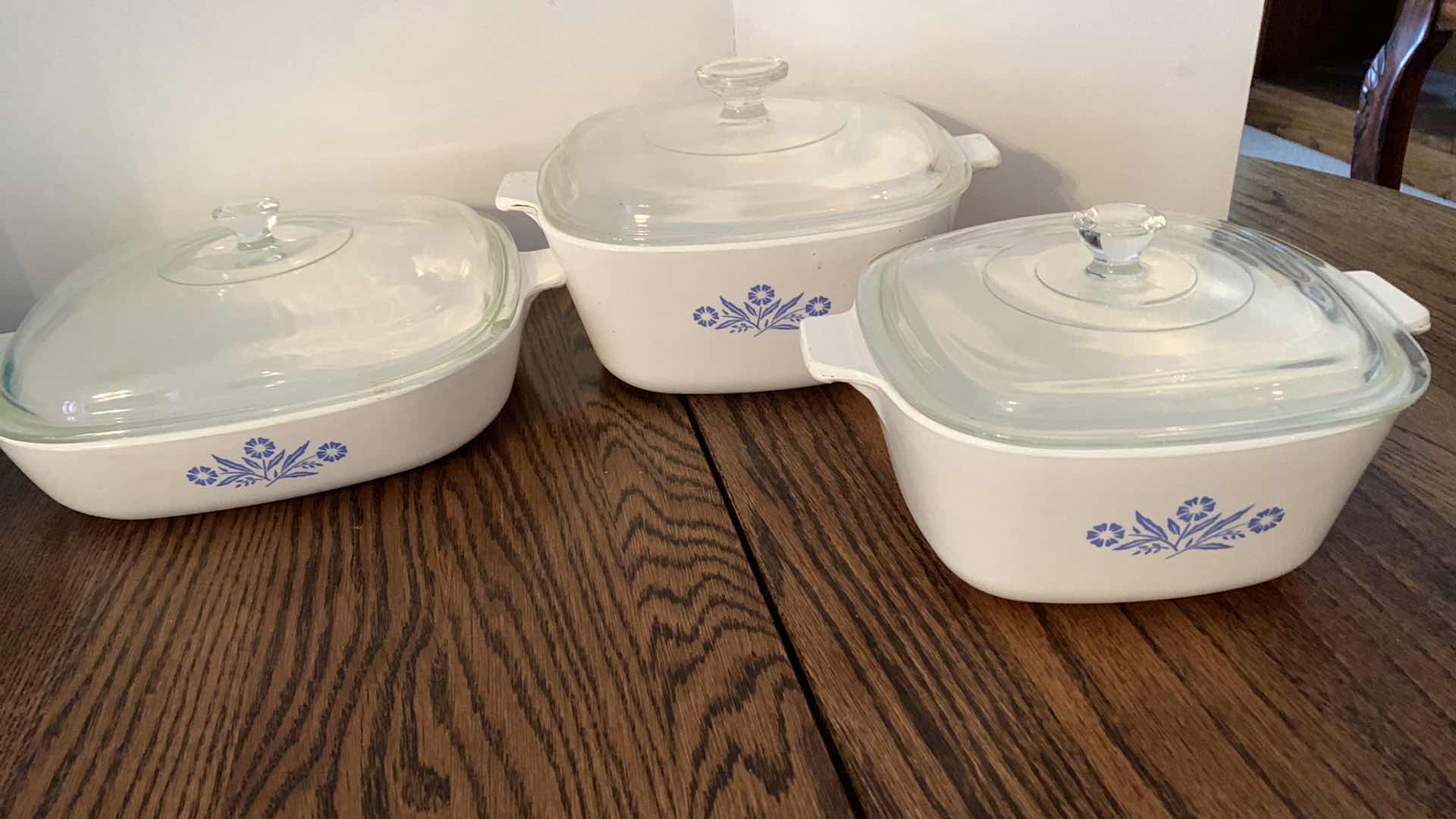 Photo 1 of 3- VINTAGE CORNING WARE BLUE SUNFLOWER CASSEROLE DISHES W LIDS,  2 VINTAGE PYREX BOWLS
