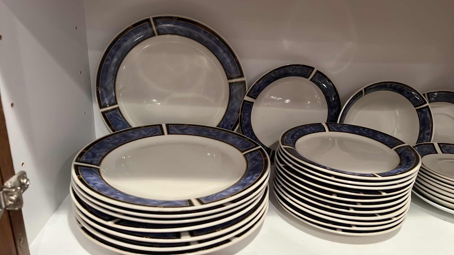 Photo 1 of 45 PCS- GIBSON MICROWAVE SAFE DISHES