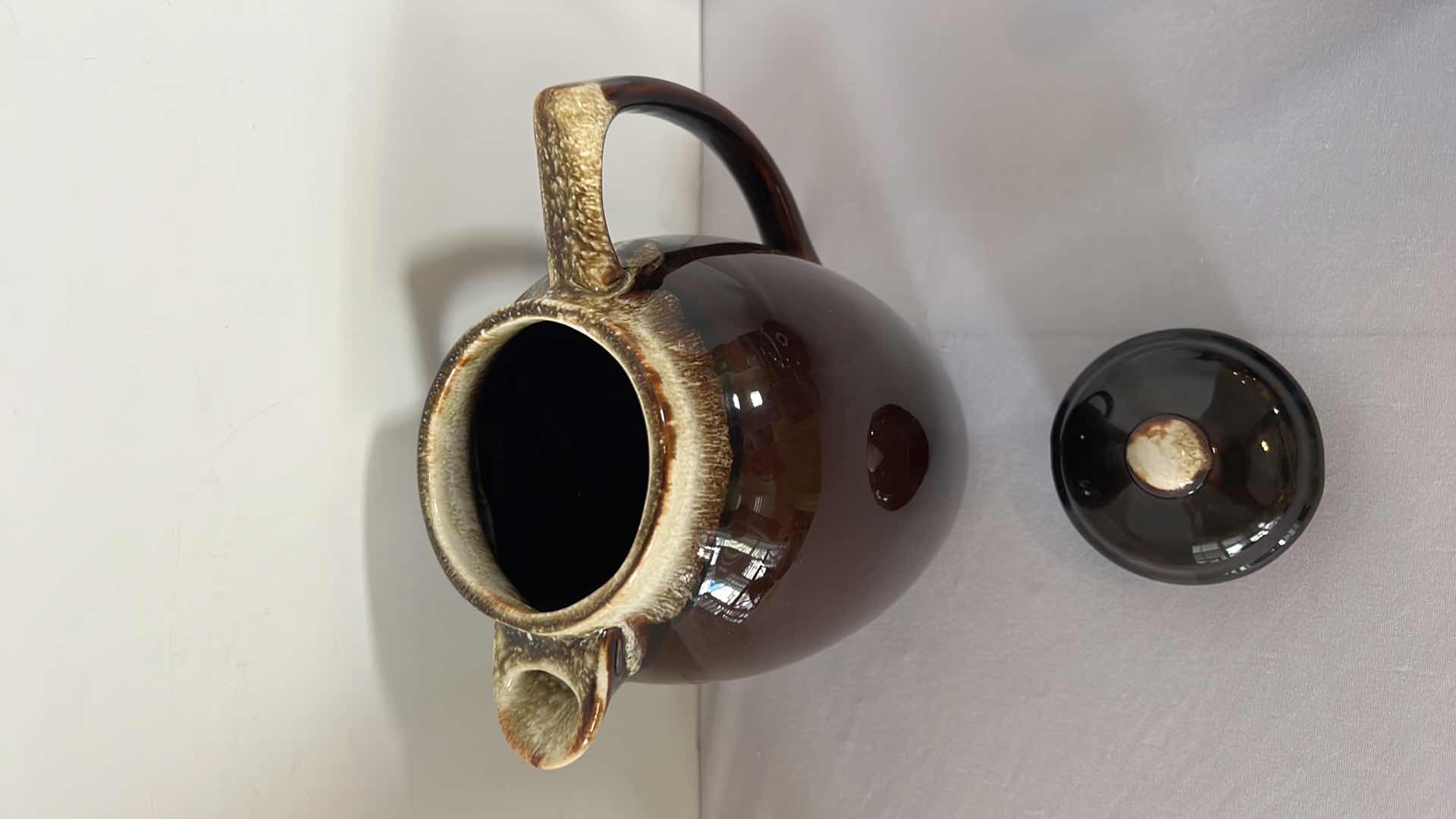 Photo 1 of VINTAGE PFALTZGRAFF GOURMET BROWN DRIP GLAZE COFFEE POT W LID H 9 1/2"