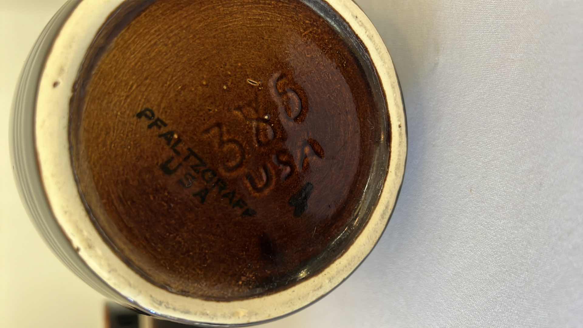 Photo 1 of VINTAGE PFALTZGRAFF GOURMET BROWN DRIP GLAZE WATER PITCHER &  7-CUPS H3"