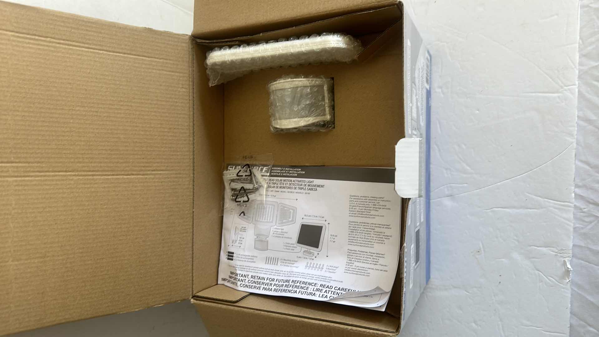 Photo 1 of NIB SUNFORCE TRIPLE HEAD SOLAR MOTION ACTIVATED LIGHT