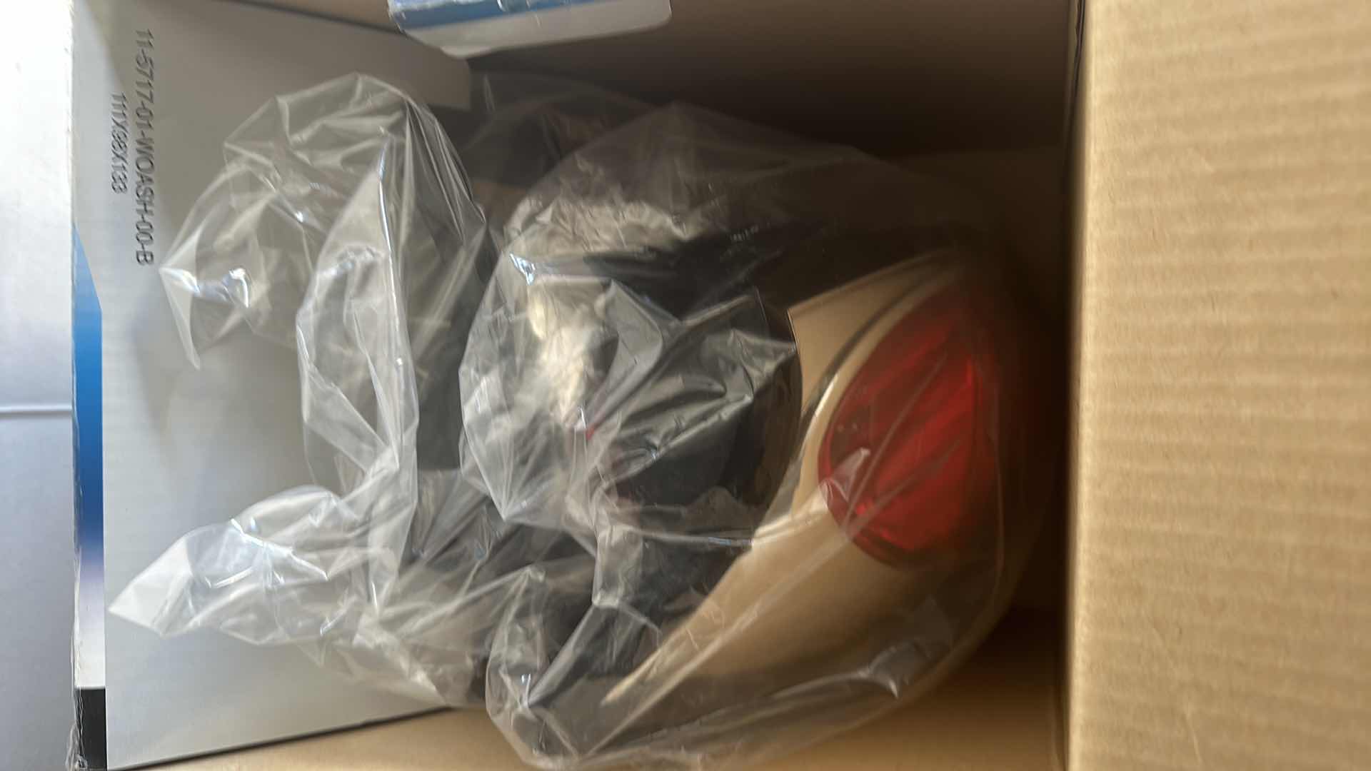 Photo 1 of NIB SET OF TAILLIGHTS FOR 02-06 SATURN VUE