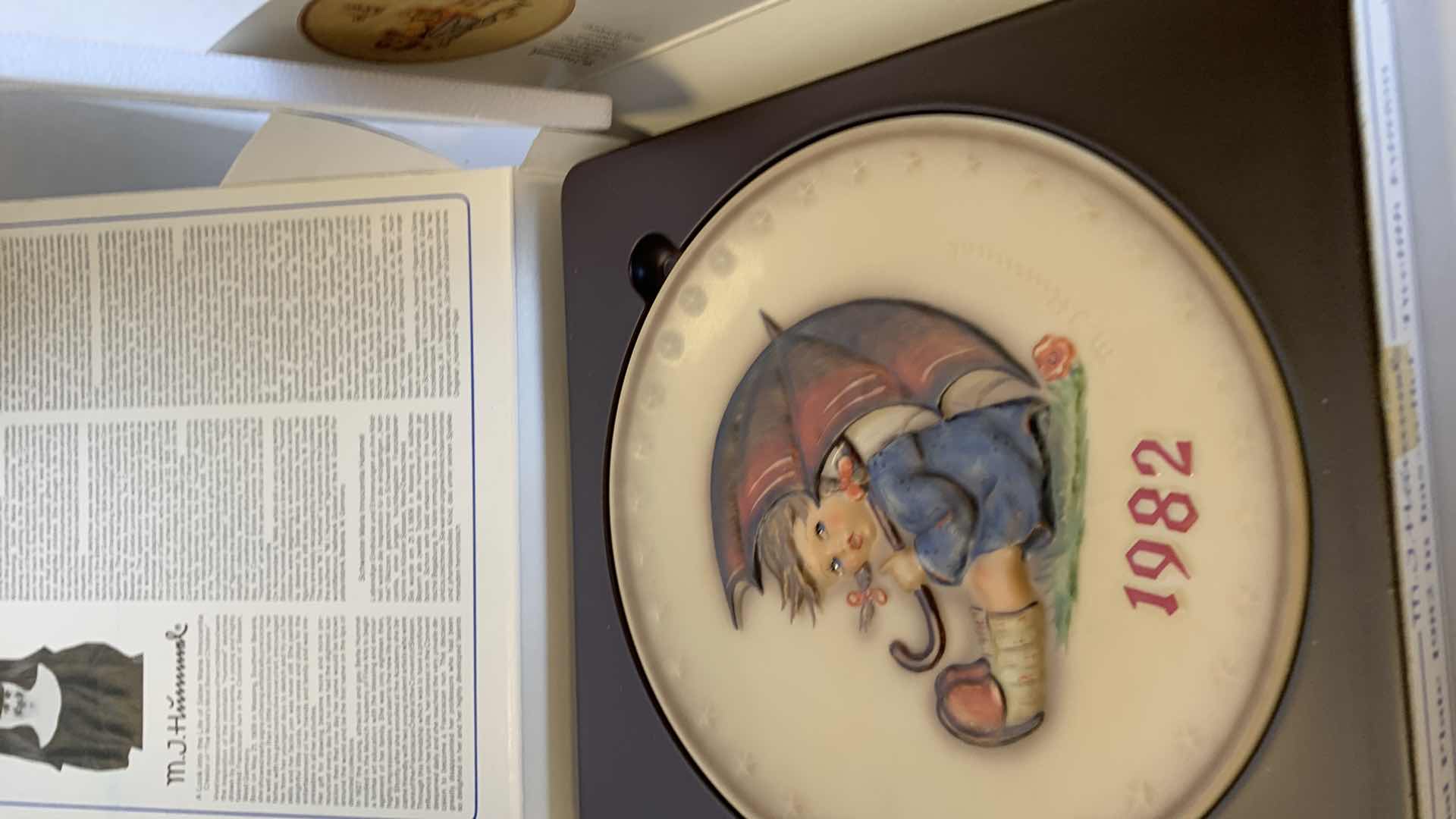 Photo 1 of M. J. HUMMEL GOEBEL 1982 ANNUAL PLATE