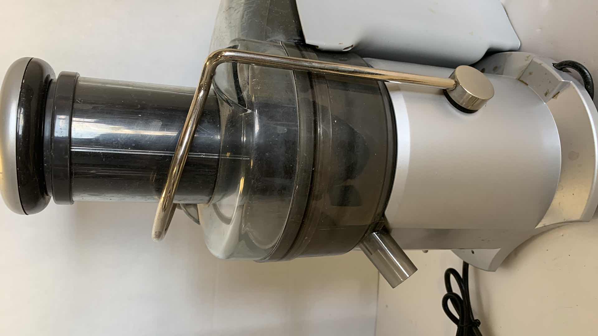 Photo 1 of BREVILLE THE JUICE FOUNTAIN