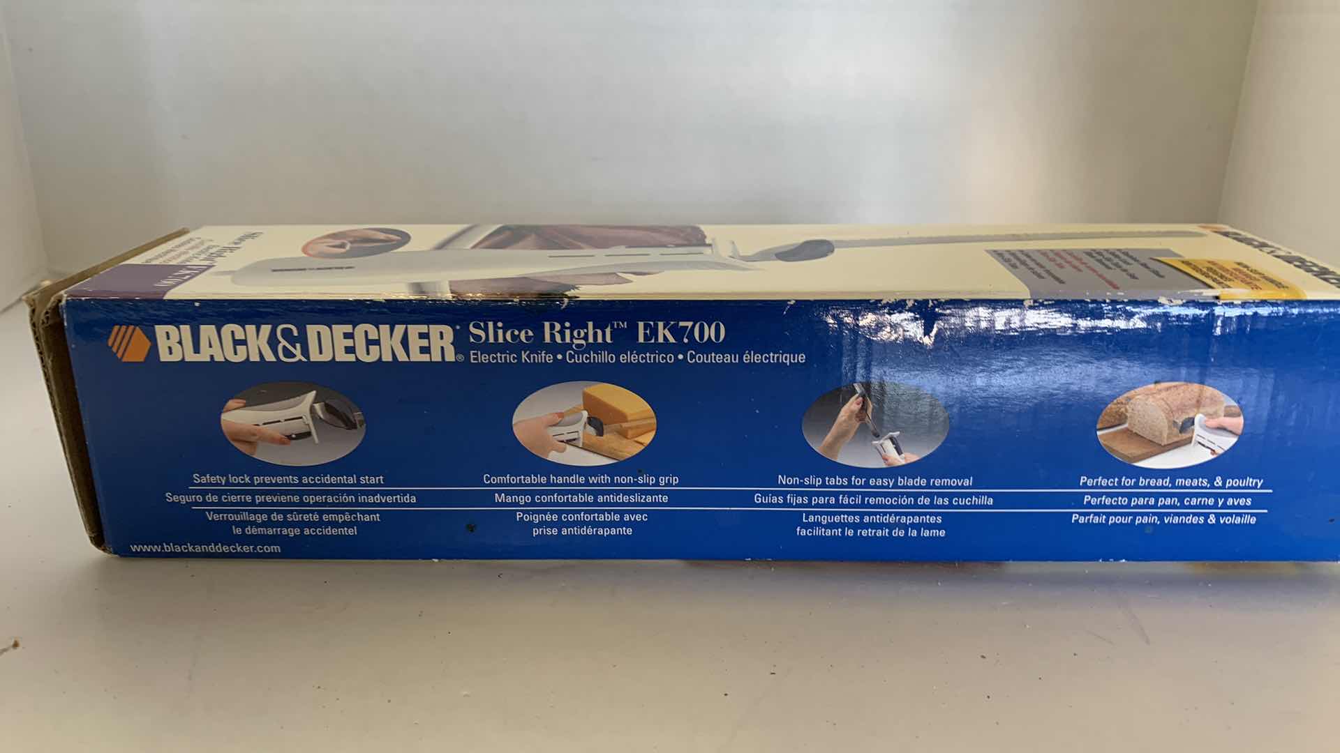 Photo 1 of BLACK AND DECKER SLICE RIGHT EK700 ELECTRIC KNIFE