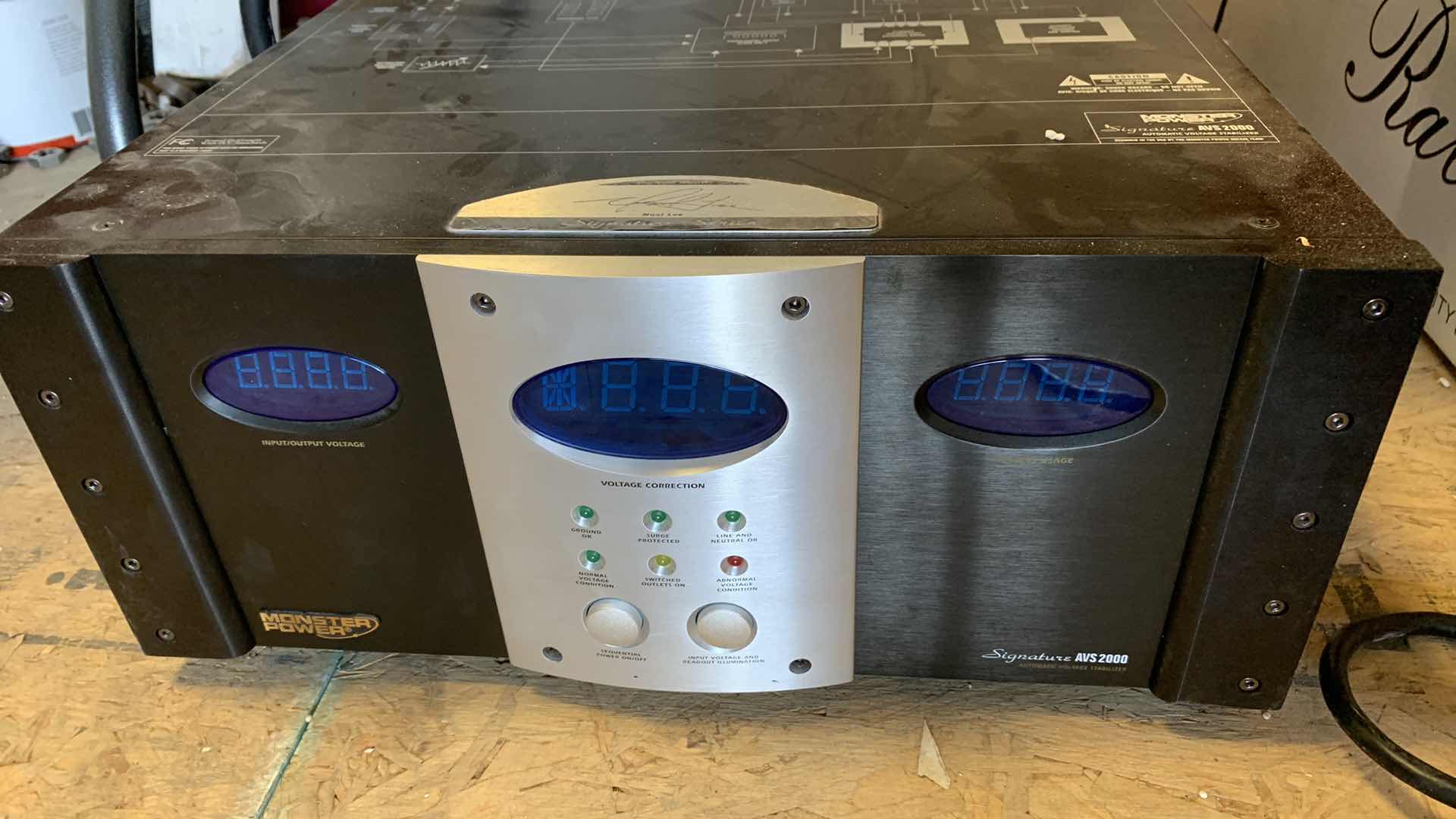 Photo 1 of MONSTER POWER SIGNATURE SERIES. NOEL LEE AUTOMATIC VOLTAGE STABILIZER AVS 2000