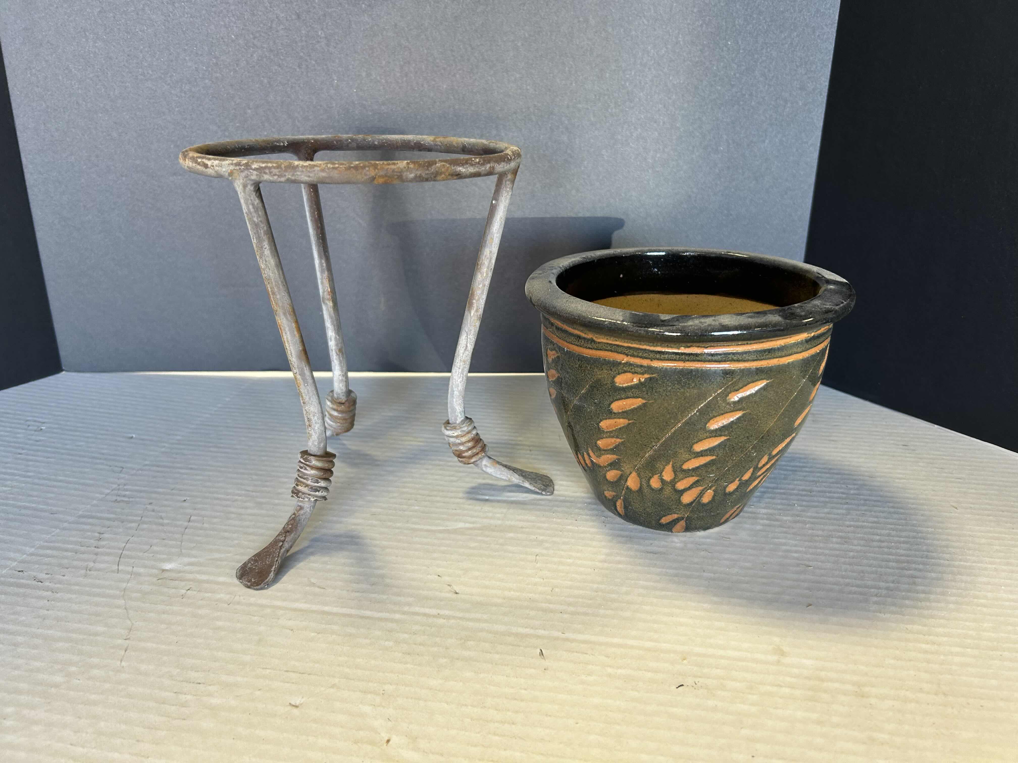 Photo 1 of 7” ROUND GLAZED DARK GREEN W ORANGE PLANTER POT IN METAL STAND H10”