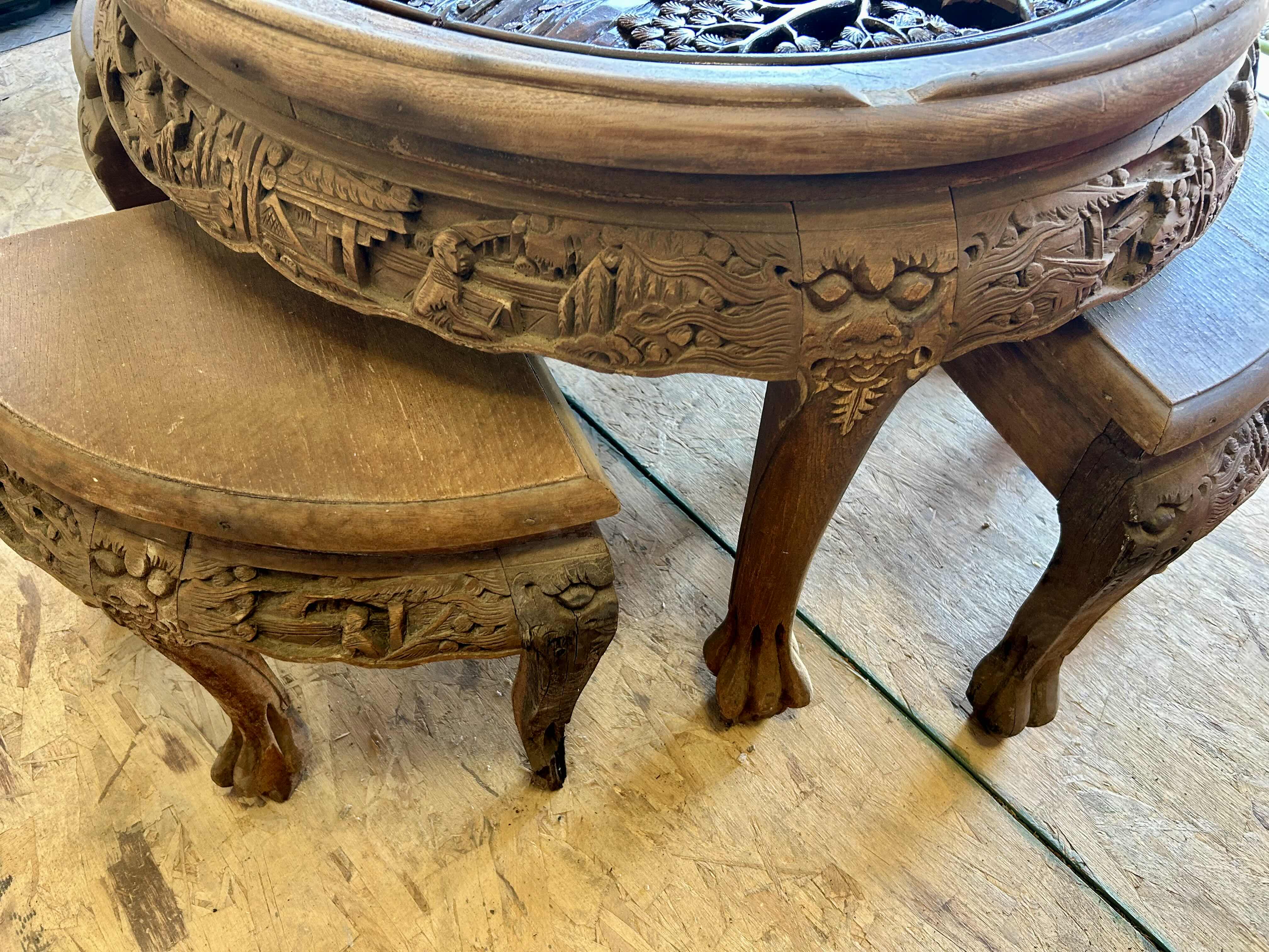 Photo 1 of 29" ROUND CHINESE CARVED WOOD COFFEE TABLE W NESTING STOOLS & GLASS TOP
