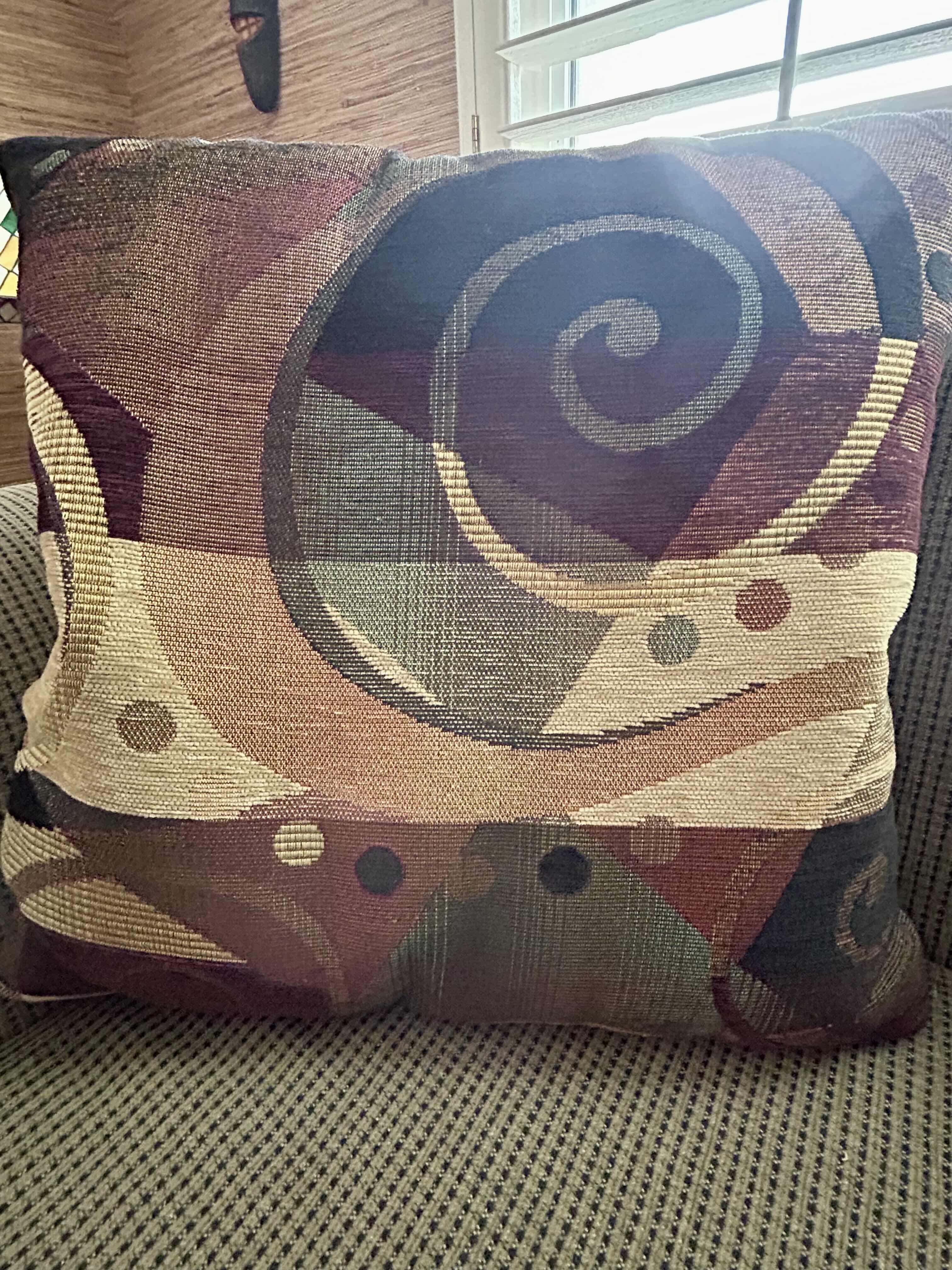 Photo 4 of 5' OLIVE GREEN UPHOLSTERED LOVESEAT W 2 ABSTRACT PILLOWS