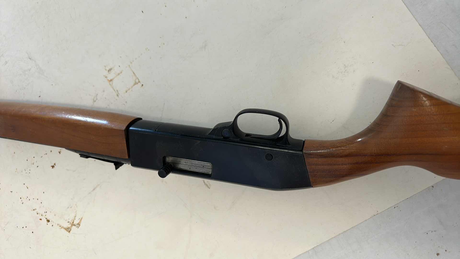 Photo 1 of Bb  W Half PACK DAISLY OF BB’S