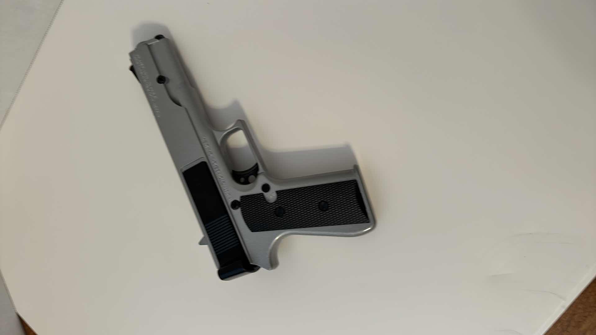 Photo 1 of MARKSMAN REPEATER BB PISTOL