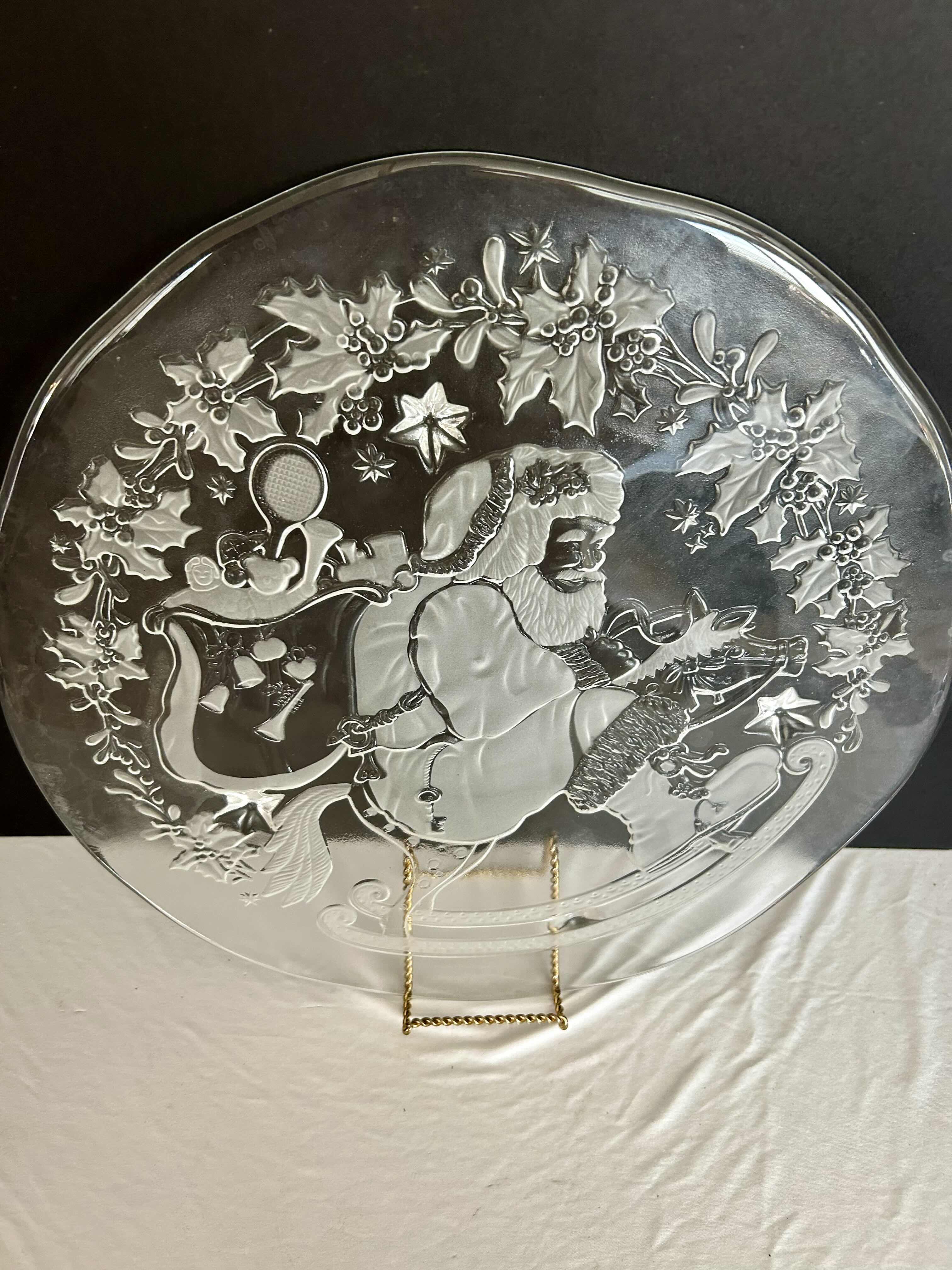 Photo 1 of NIB MIKASA STUDIO NOVA WINTERLAND 15" GLASS CAKE PLATE

