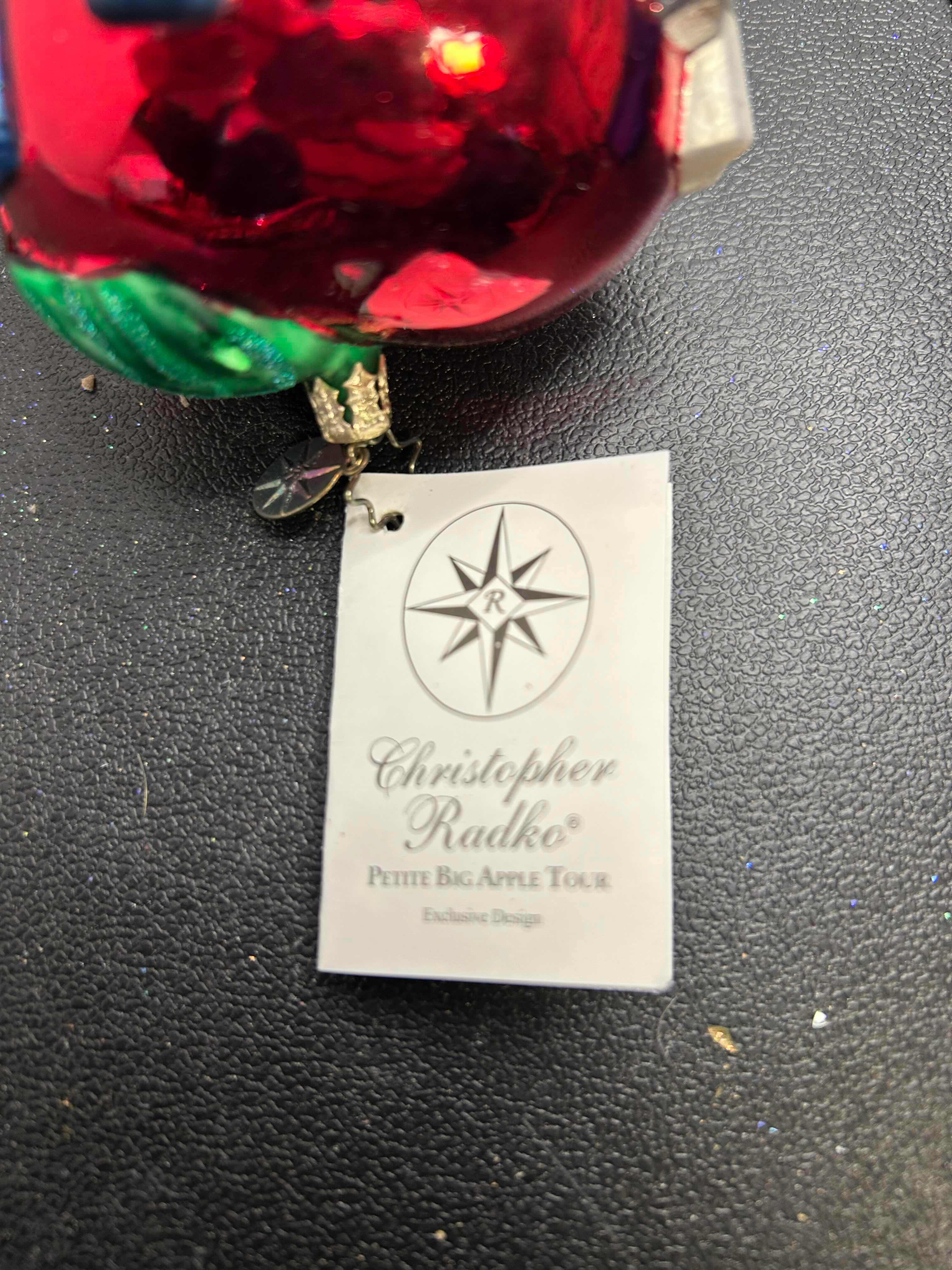 Photo 1 of NIB CHRISTOPHER RADKO "BIG APPLE TOUR" GLASS CHRISTMAS ORNAMENT

