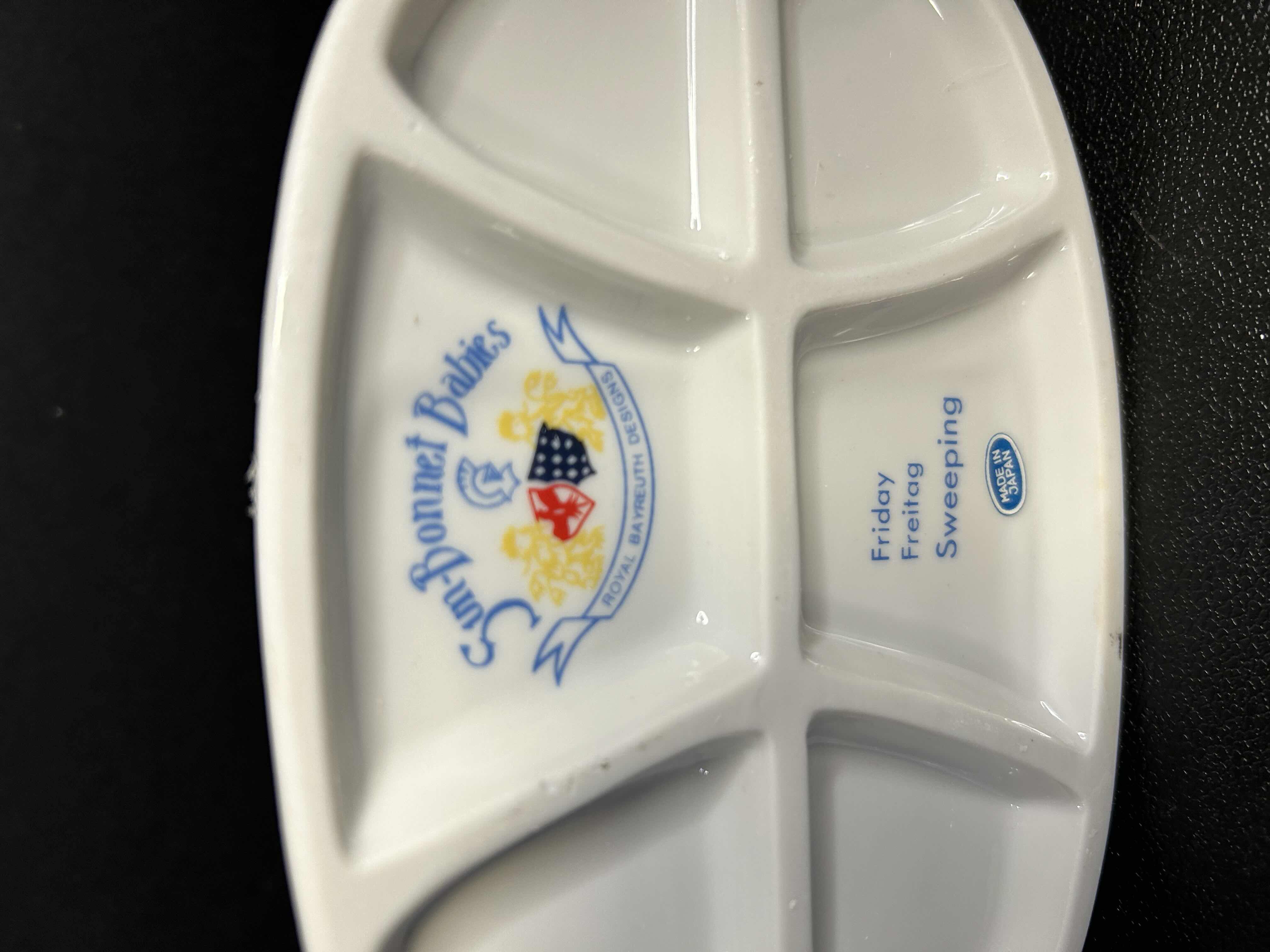 Photo 1 of HOME DECOR SUN BONNET BABIES, "FRIDAY SWEEPING" STATUE. 3.5"H

