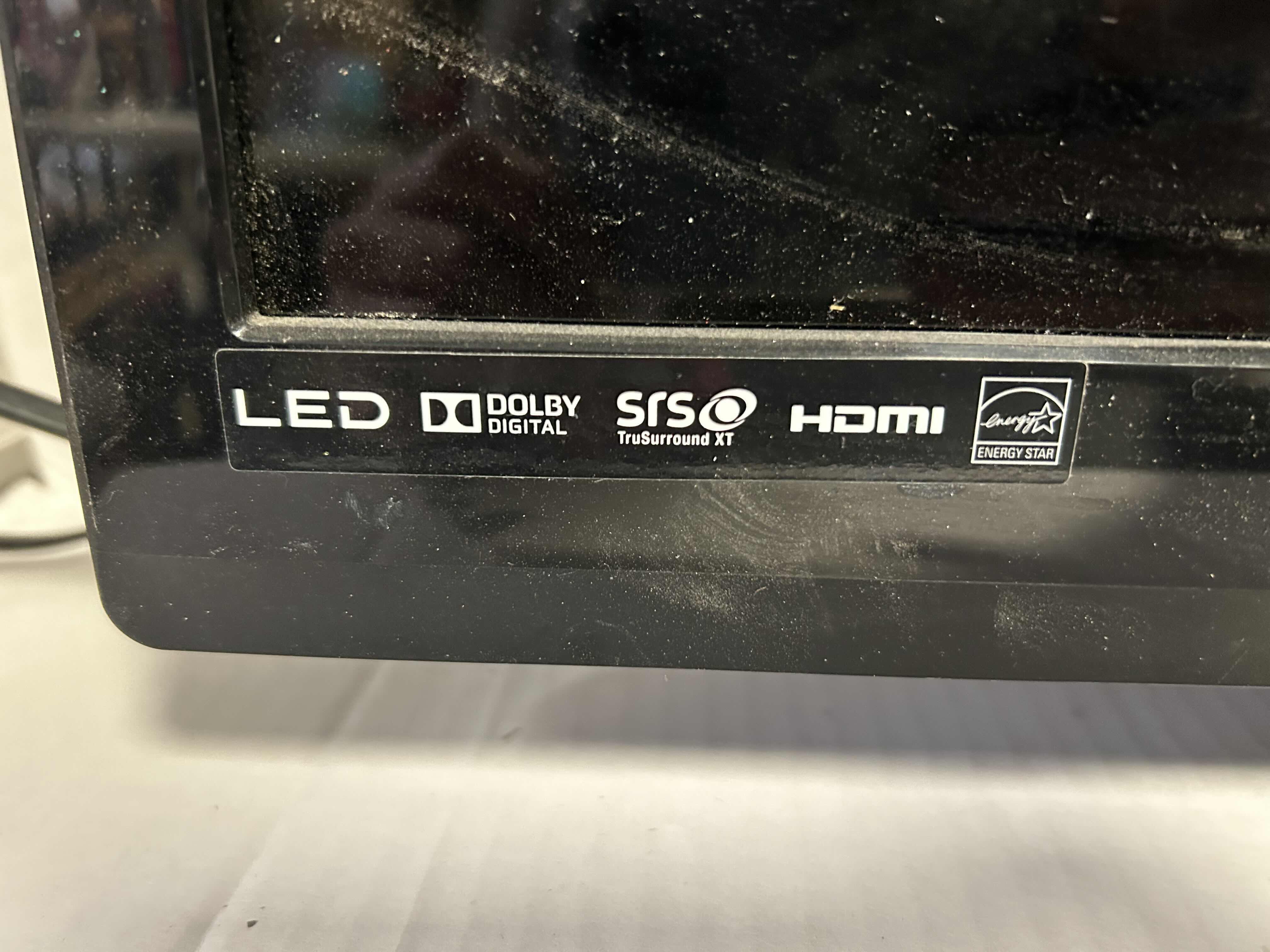 Photo 1 of 30” MAGNAVOX FLAT SCREEN TV (NO REMOTE)