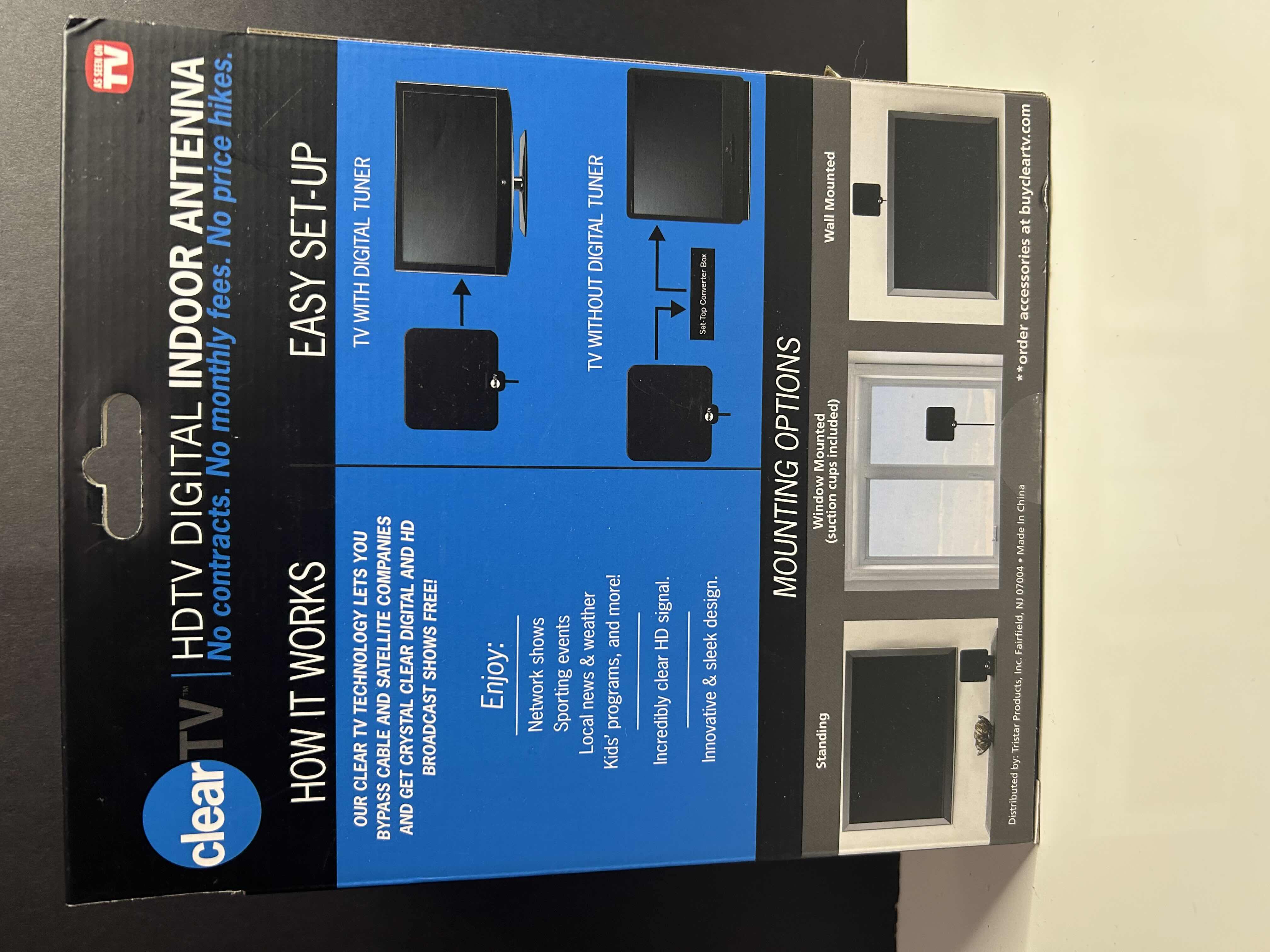 Photo 1 of 
CLEAR TV X-72 HDTV DIGITAL INDOOR ANTENNA