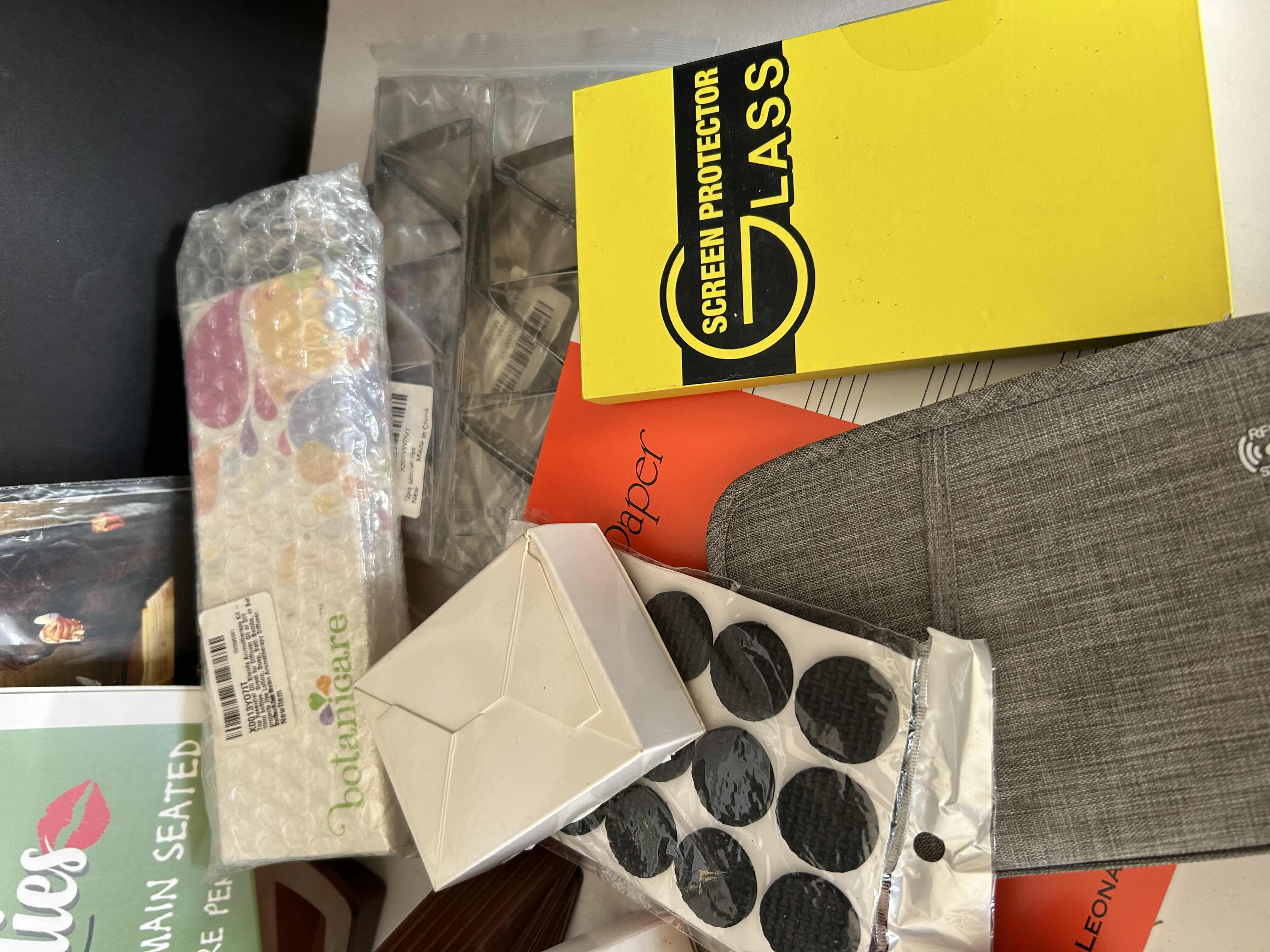 Photo 1 of BOX OF VARIOUS HOME ITEMS