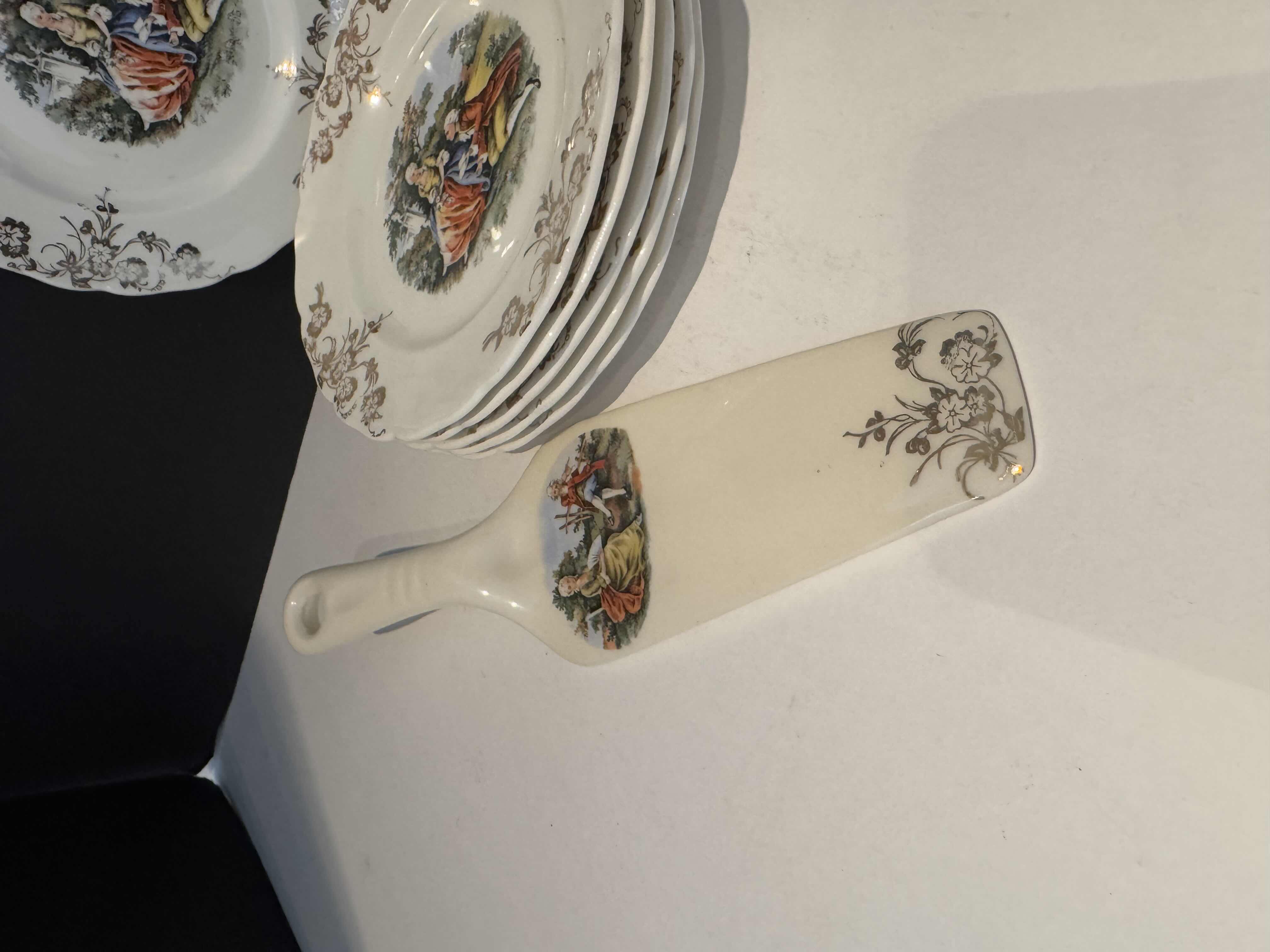 Photo 1 of 6 DORLEXA CHINA CO, COURTING COUPLES FINE CHINA 22K MADE IN USA & 1 SABIN INDUSTRIES CREST O GOLD SERIES COLONIAL COUPLE DECORATION 9.25" PIE DESSERT CAKE SERVER