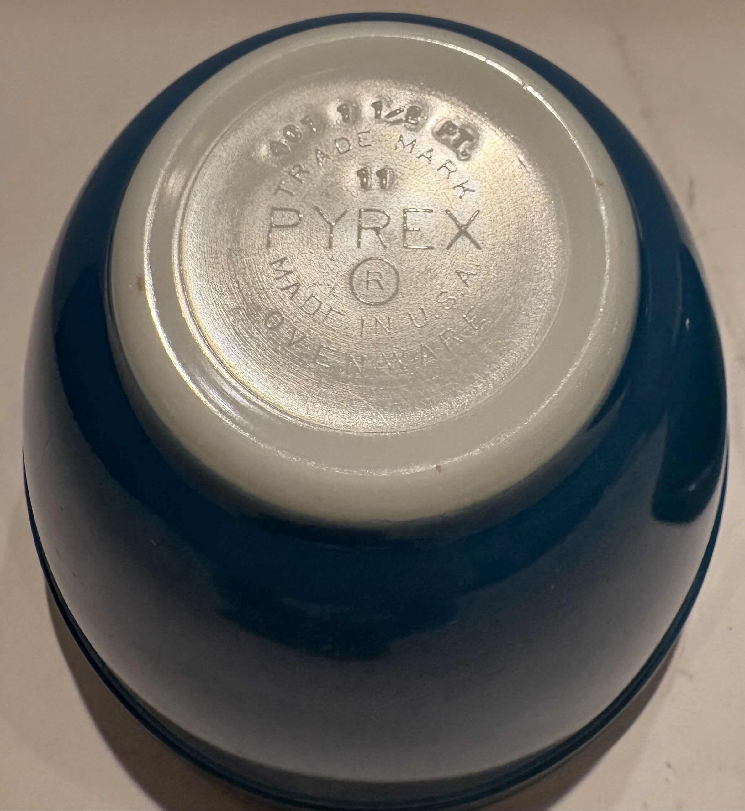 Photo 1 of 2 - 5.5” BLUE PYREX BOWLS