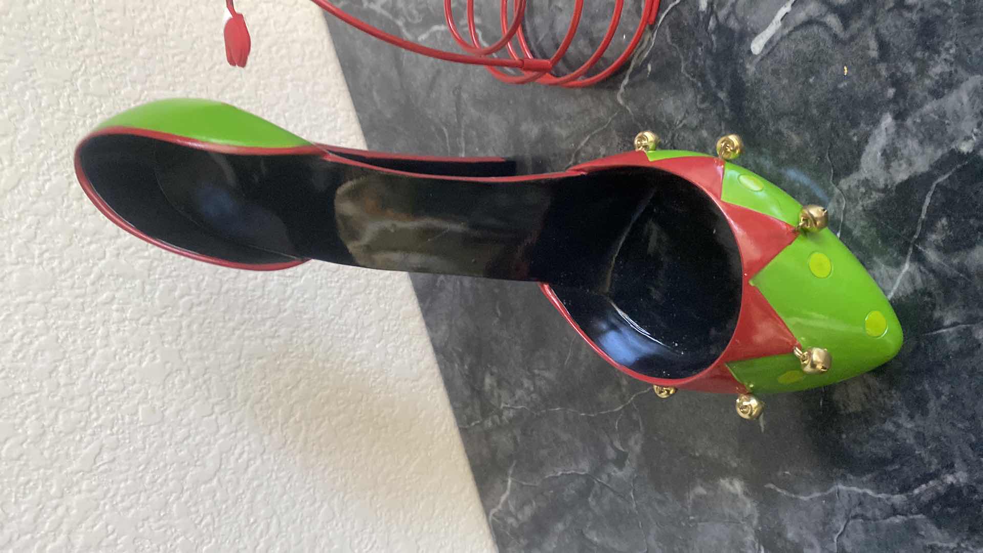 Photo 1 of HOLIDAY WINE  ACCESSOIRES