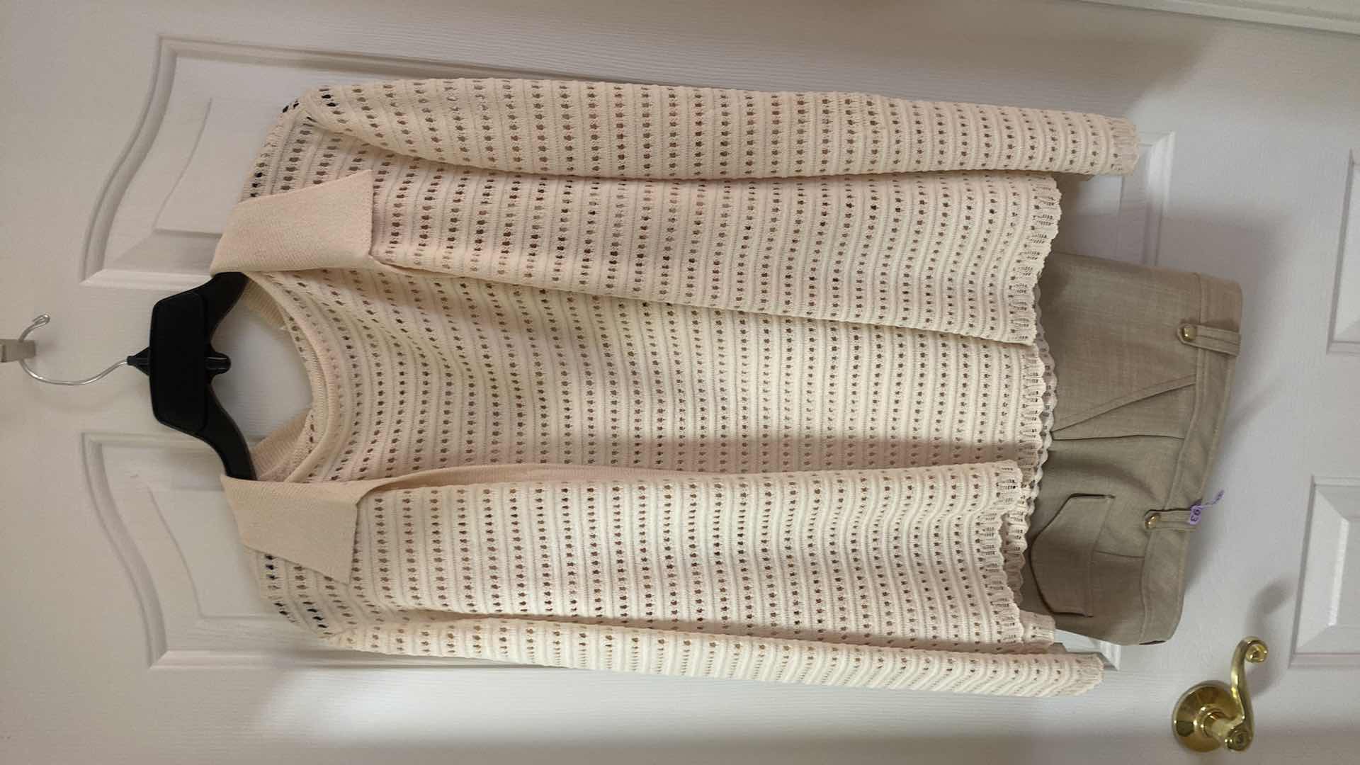 Photo 1 of LADIES SIZE 10 ST JOHN 3 PIECE SUIT (TAGS REMOVED)